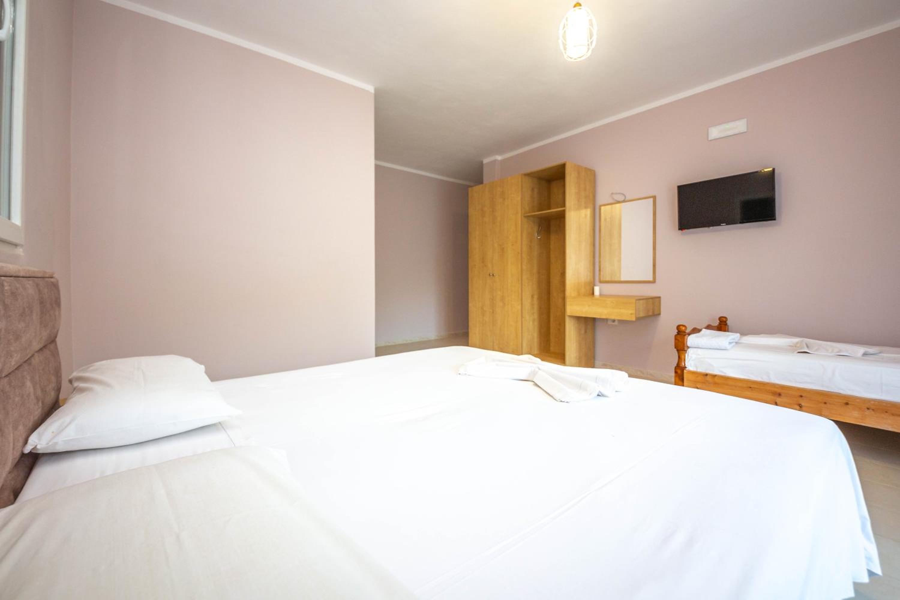 Triple Room with Balcony photo 3