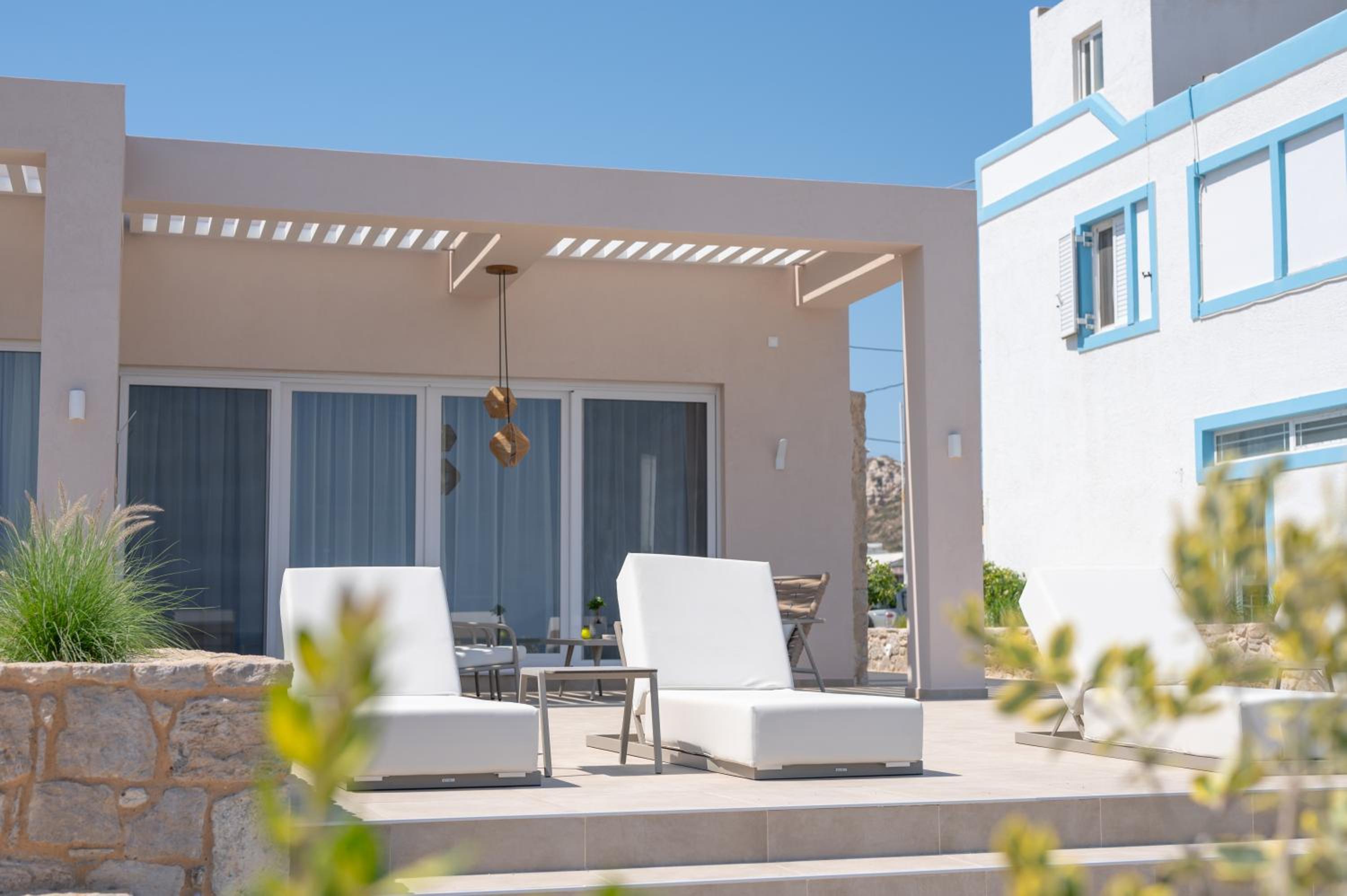 Deluxe Suite with Sea View photo 2