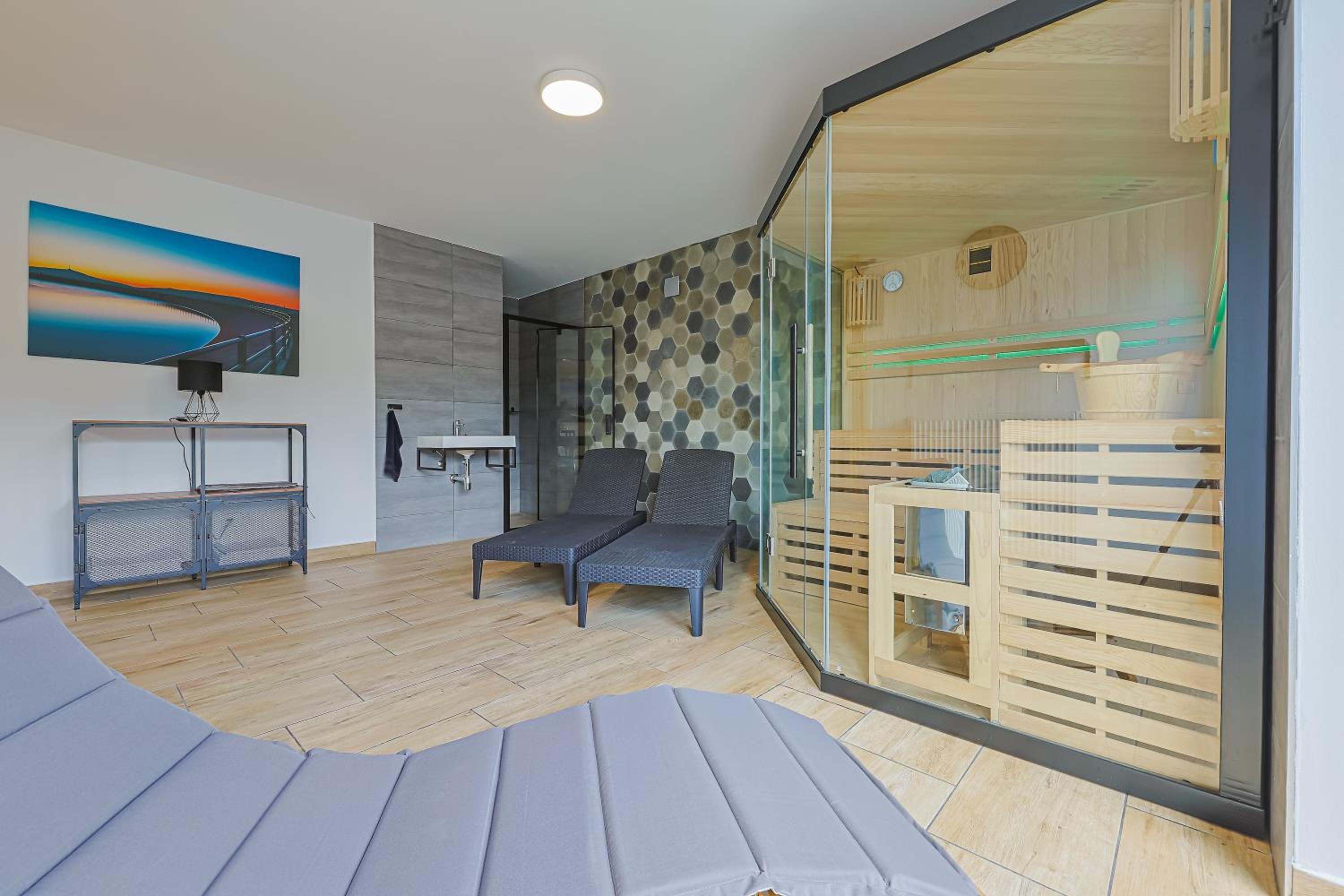 Four-Bedroom House photo 2