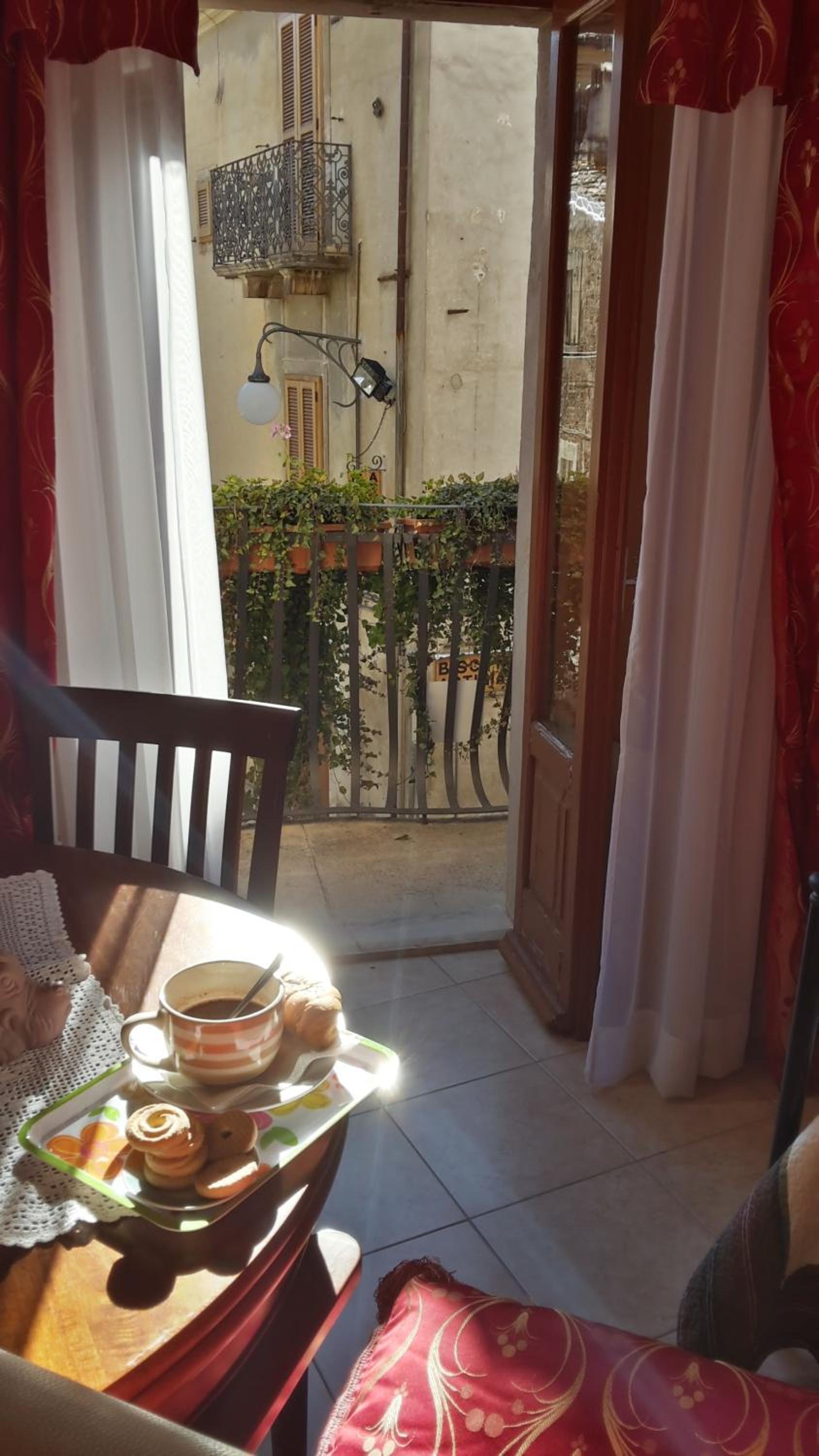 Quadruple Room with Balcony - Photo 4