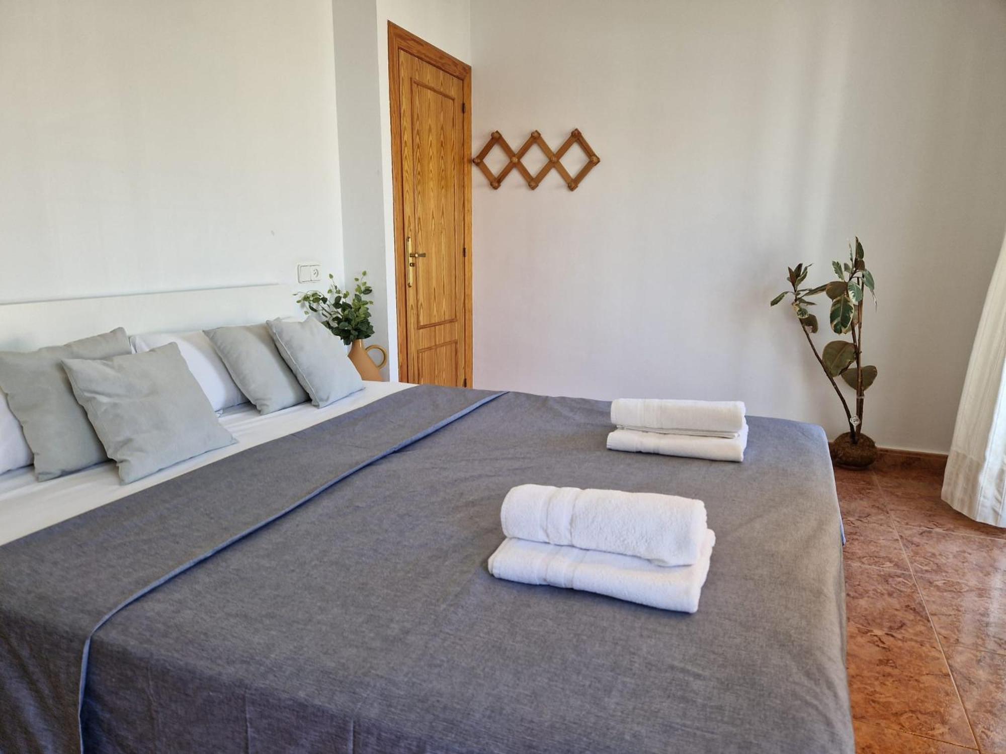 Apartamento de tres habitaciones con vista al mar