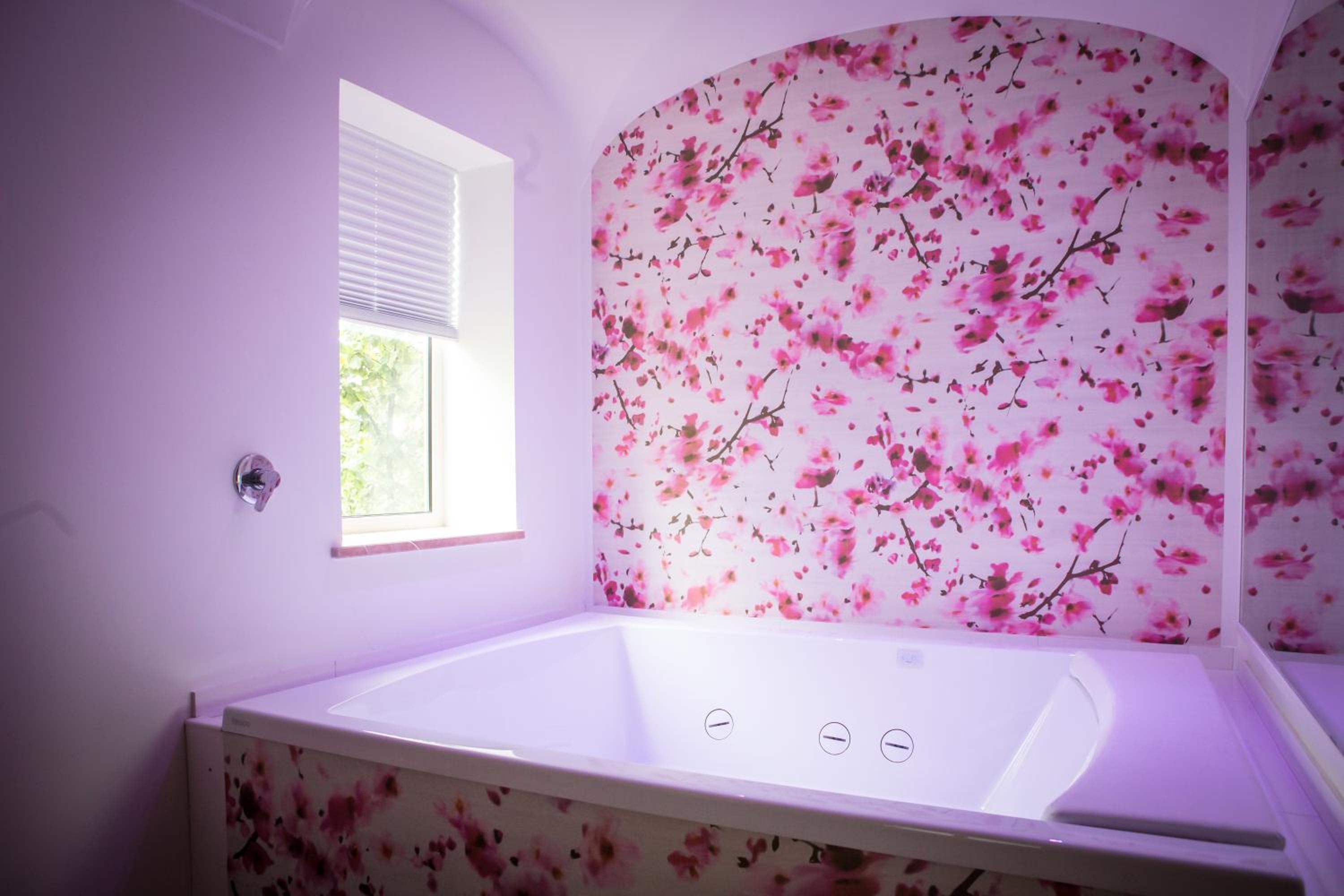 Suite with Spa Bath - Photo 6