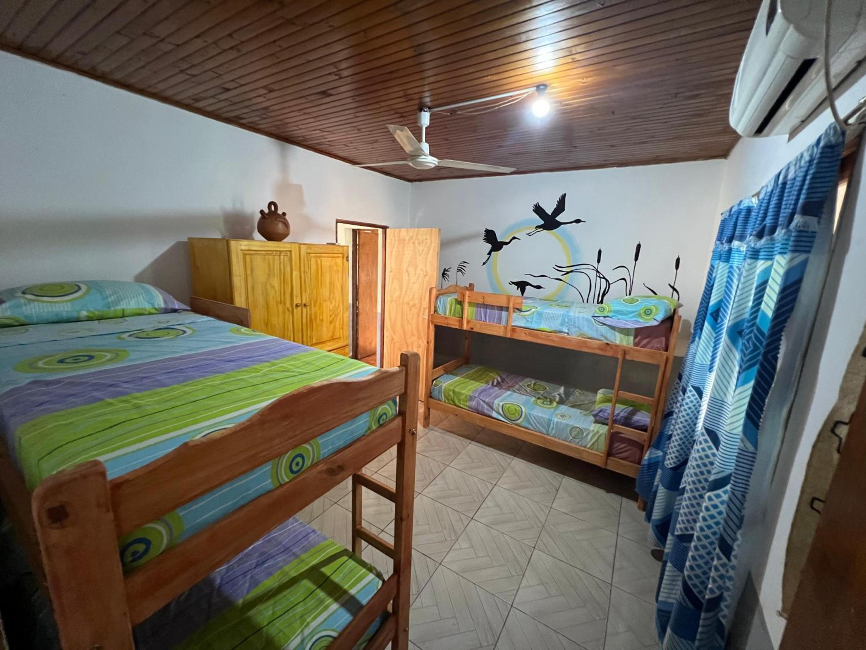 Bed in 4-Bed Mixed Dormitory Room photo 3