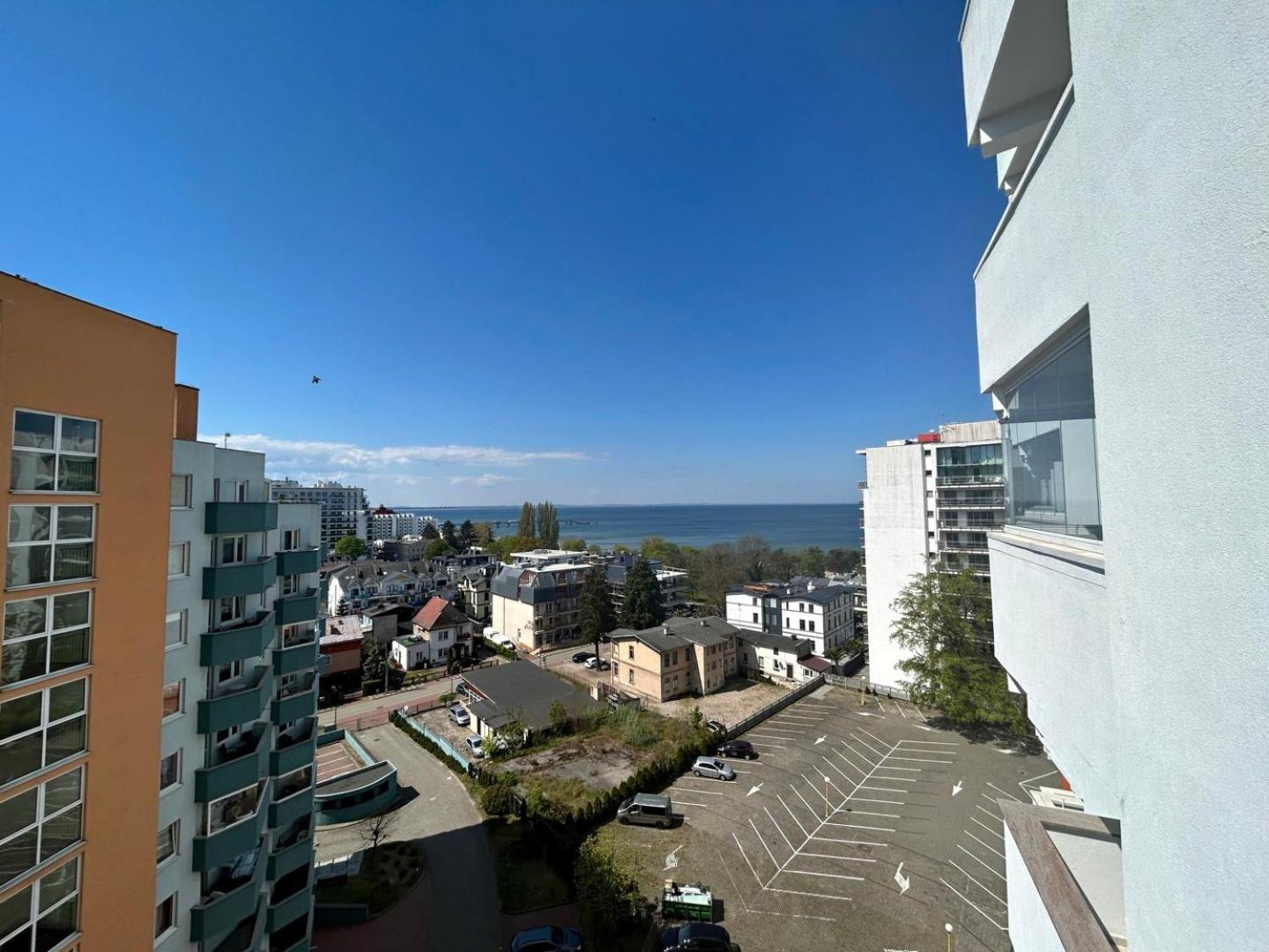 One-Bedroom Apartment with Side Sea View photo 3