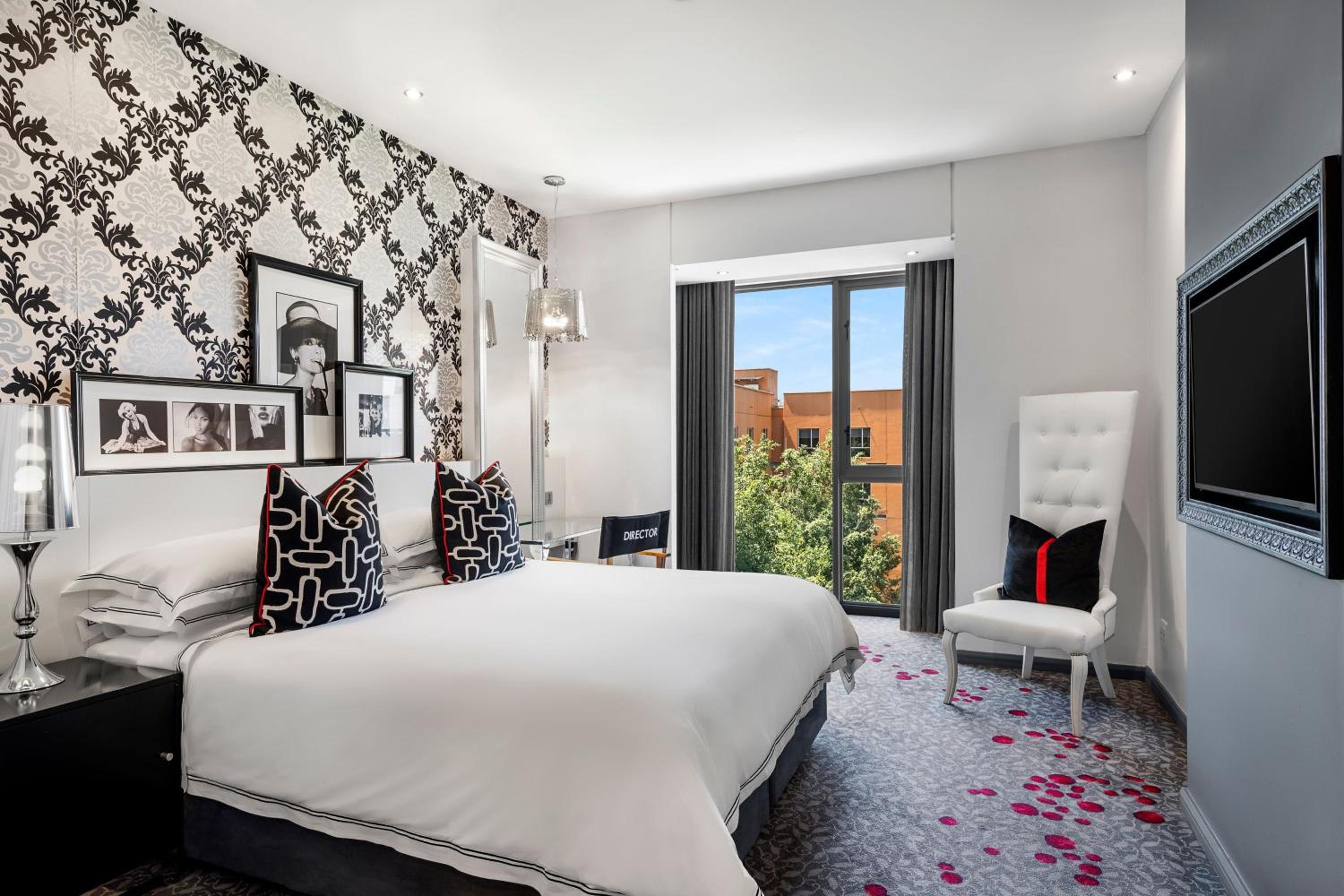 Deluxe Guest Room , 1 King Bed photo 1