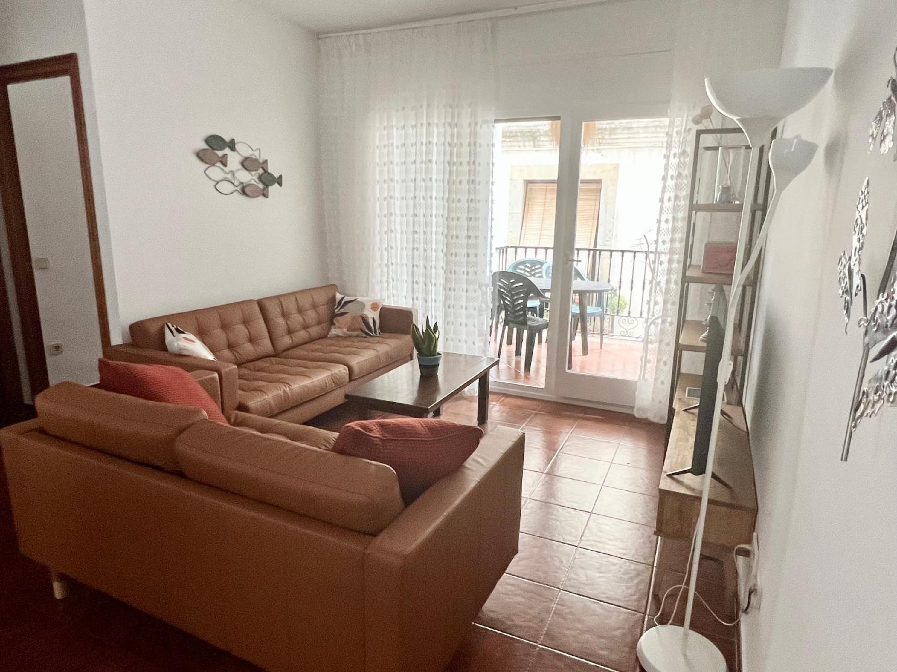 Three-Bedroom Apartment photo 2
