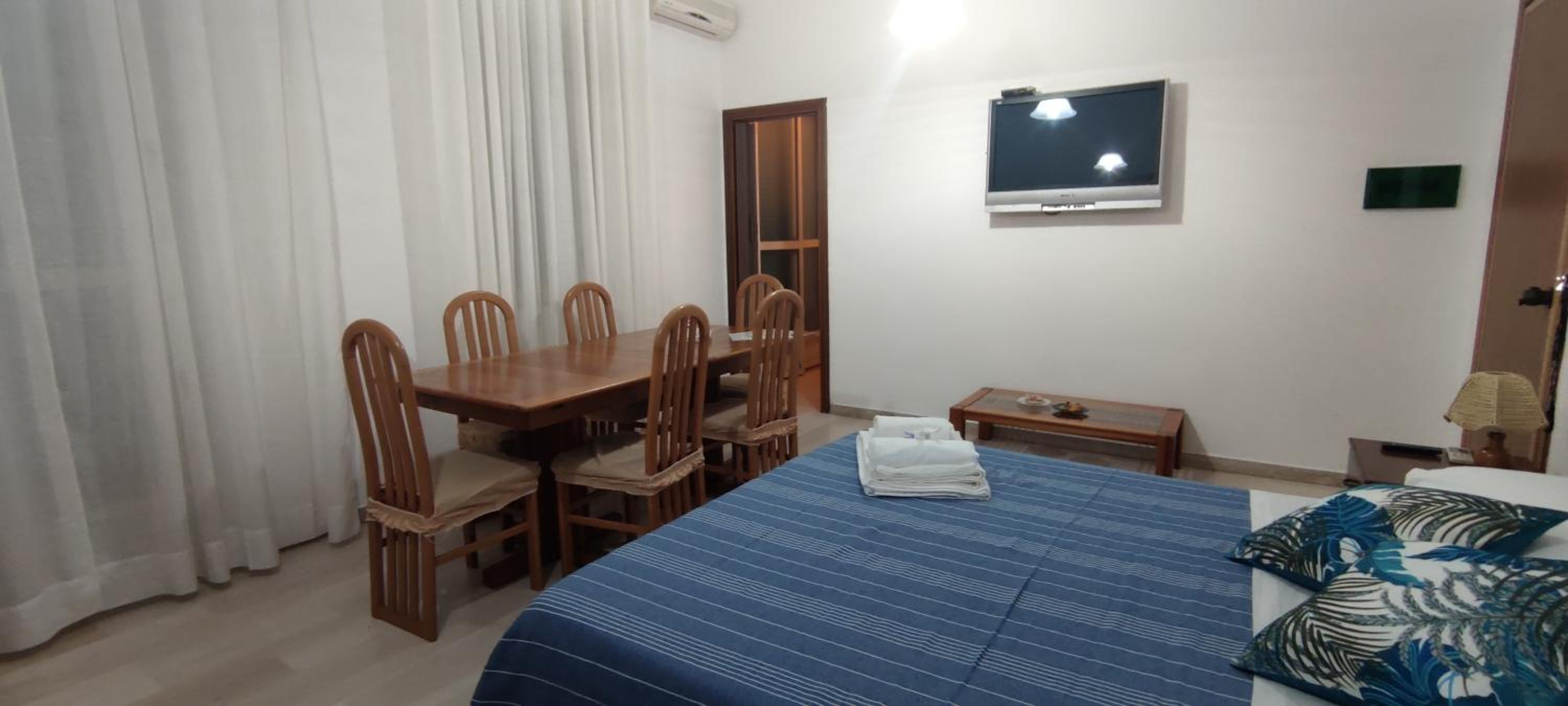 One-Bedroom Apartment with Sea View and Balcony - Photo 2
