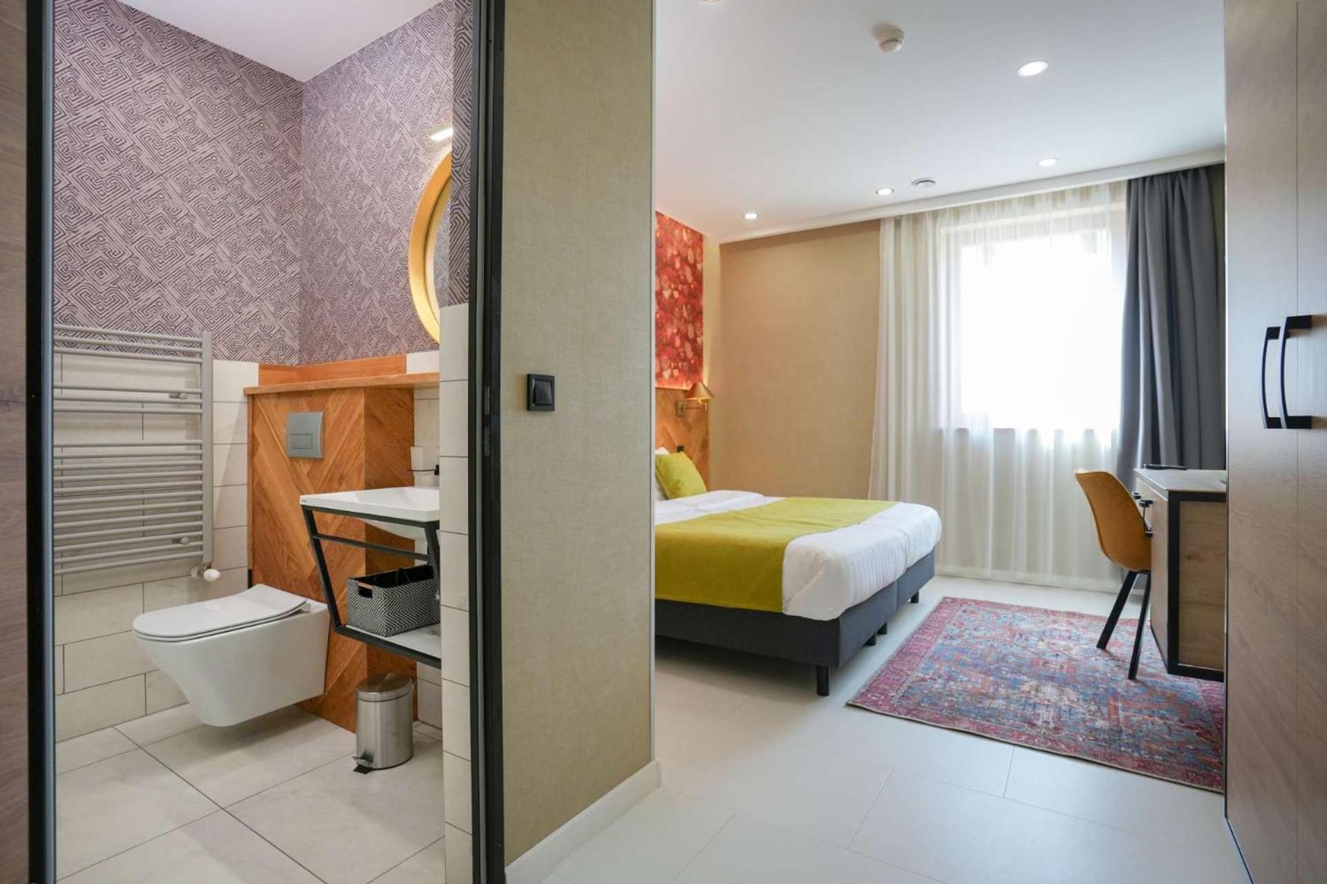 Double Room with Private Bathroom photo 3