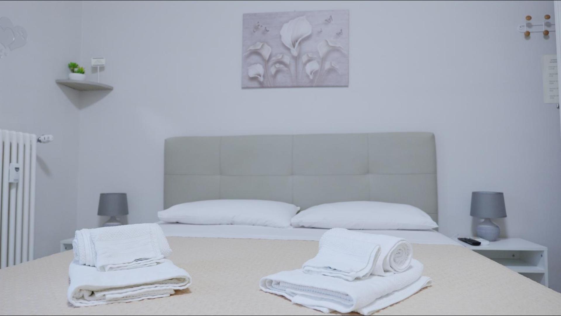 Double Room with Private Bathroom photo 1