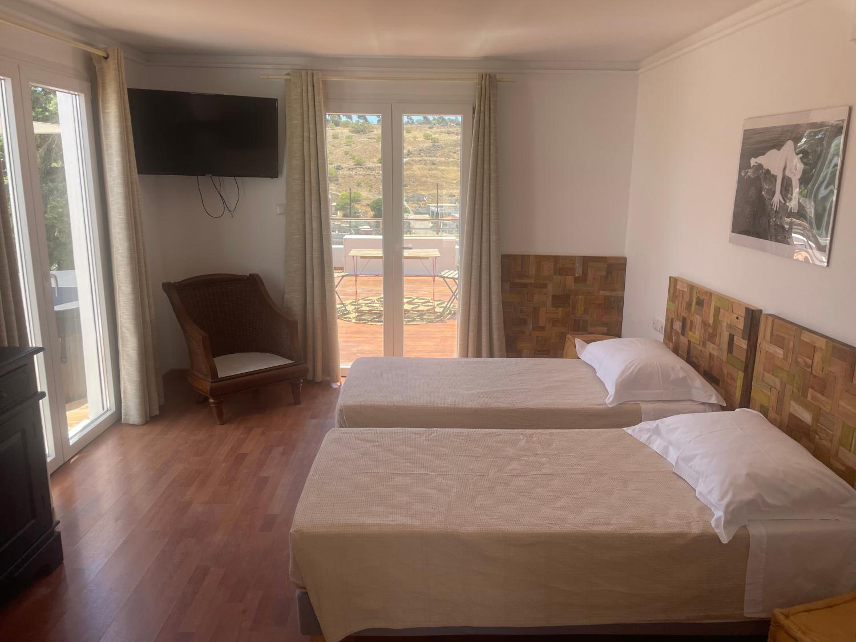 Deluxe King Suite - Photo 3