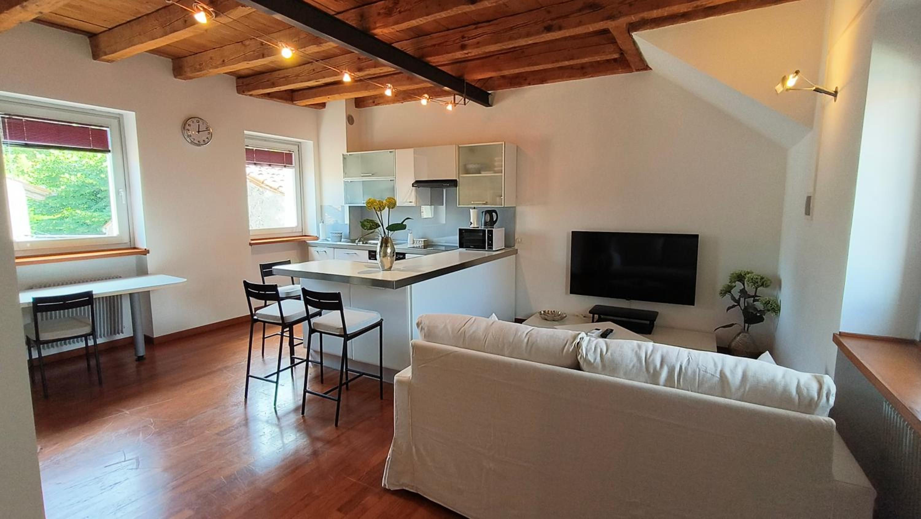 One-Bedroom House photo 1