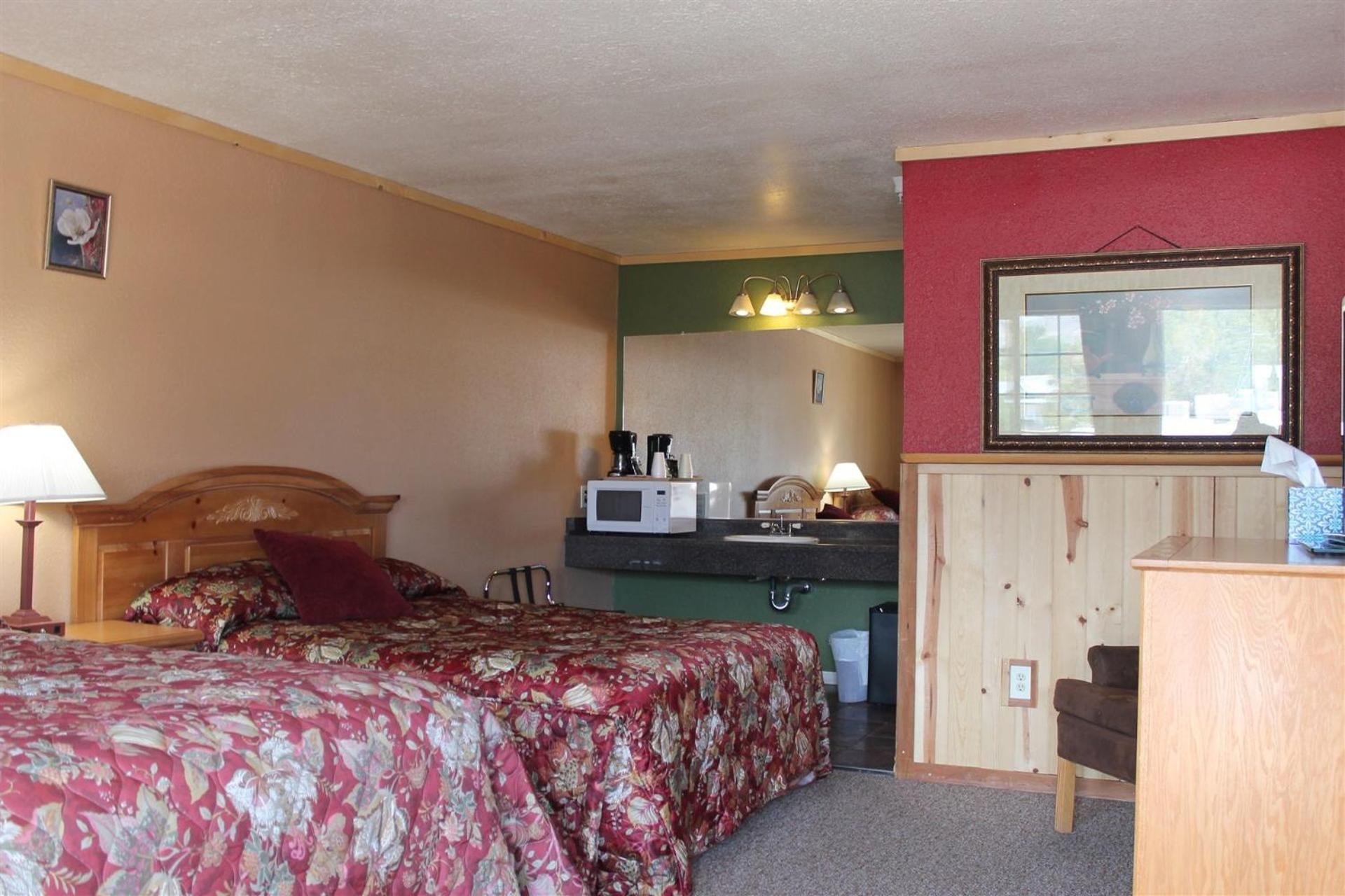 Double Room with Two Double Beds - Photo 9