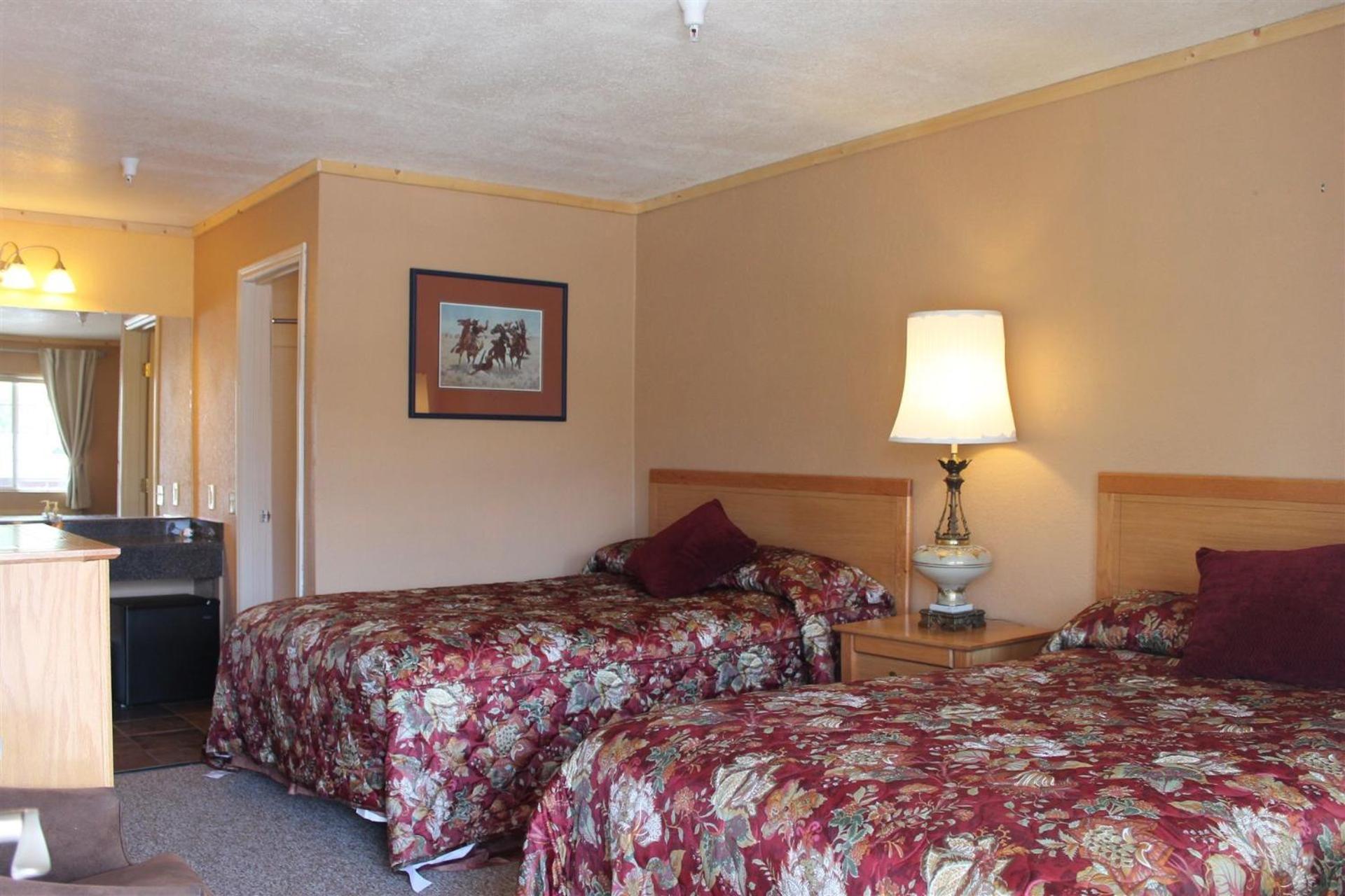 Double Room with Two Double Beds - Photo 7