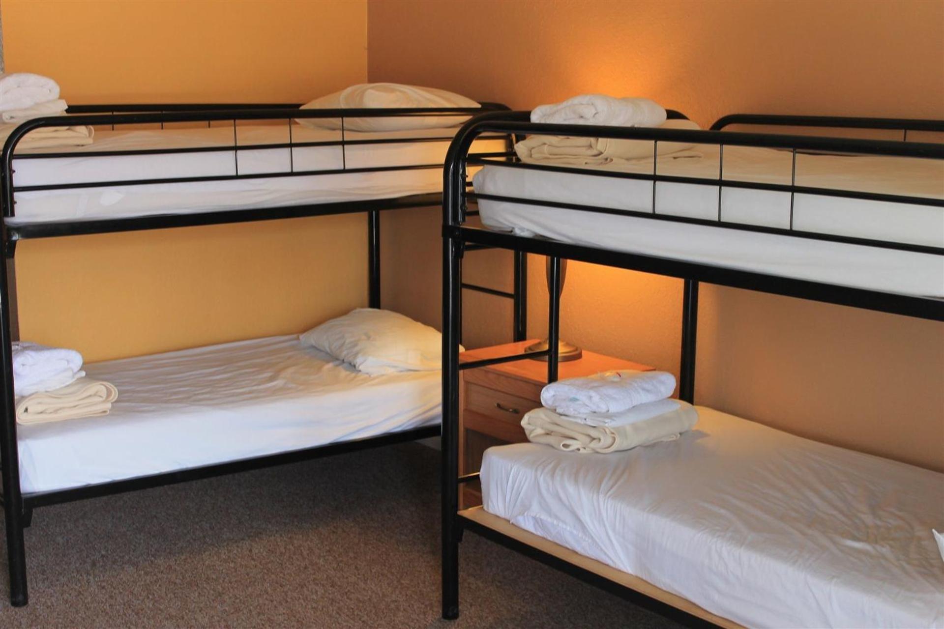 4-Bed Private Dormitory Room with Private Bathroom photo 2
