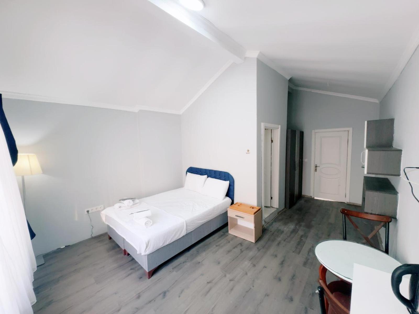 King Room with Balcony photo 2