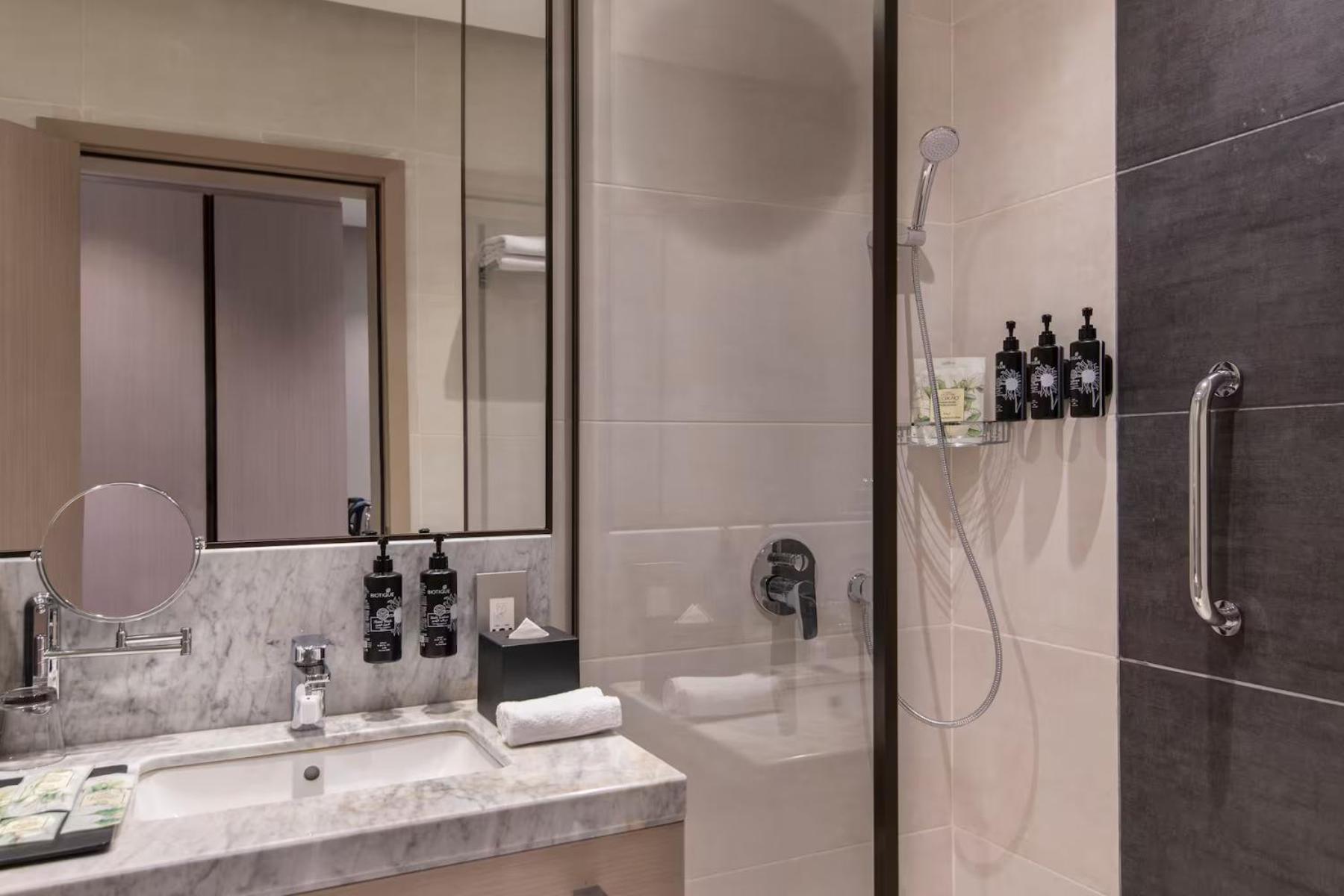 Standard Junior Suite - Photo 10