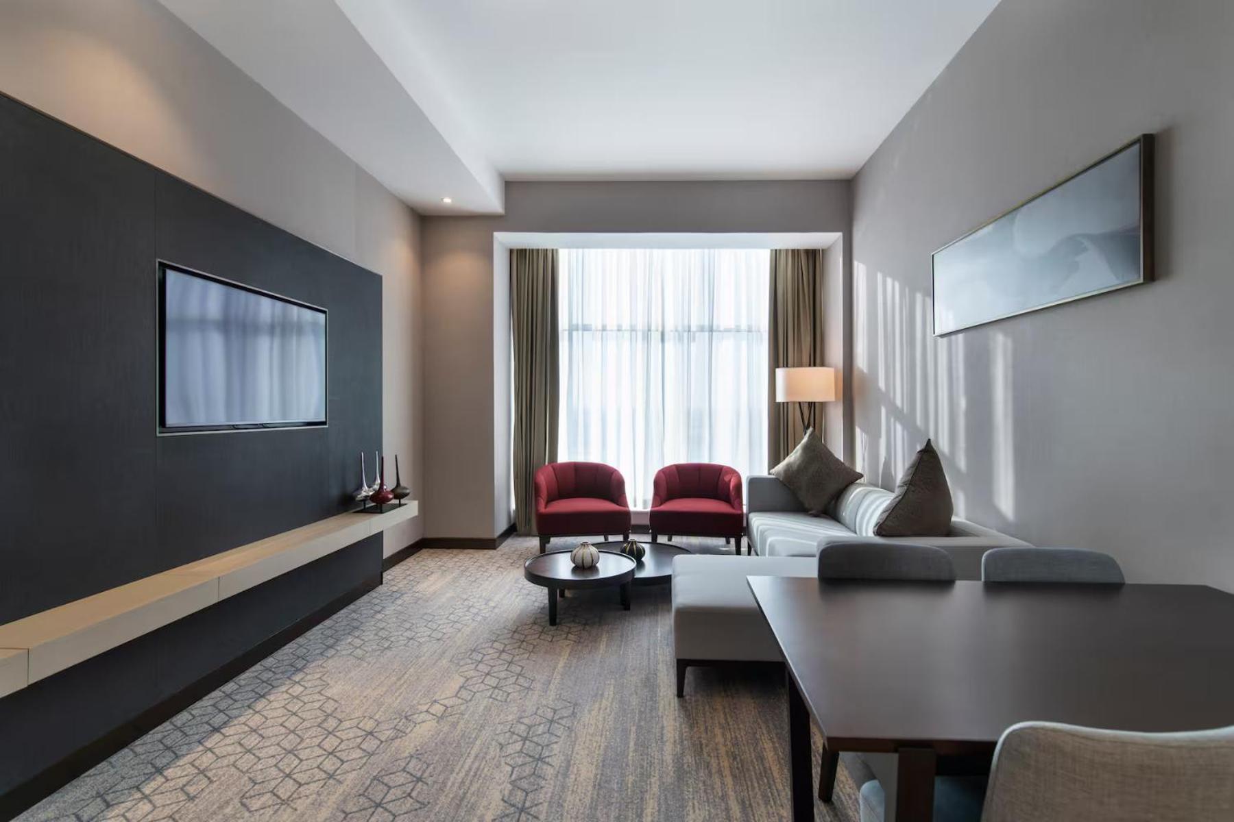 Standard Executive Suite - Photo 9