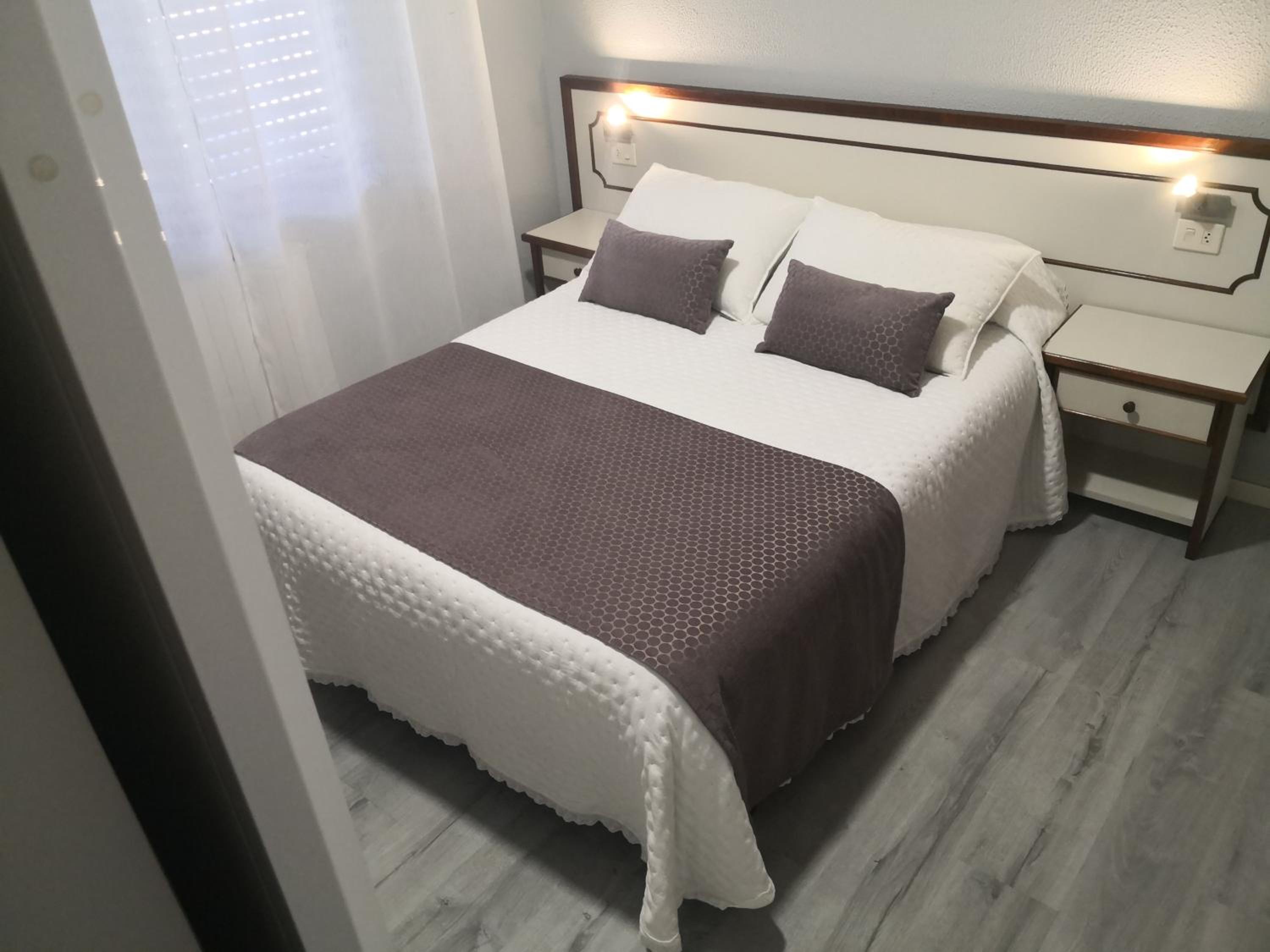 Double or Twin Room photo 3