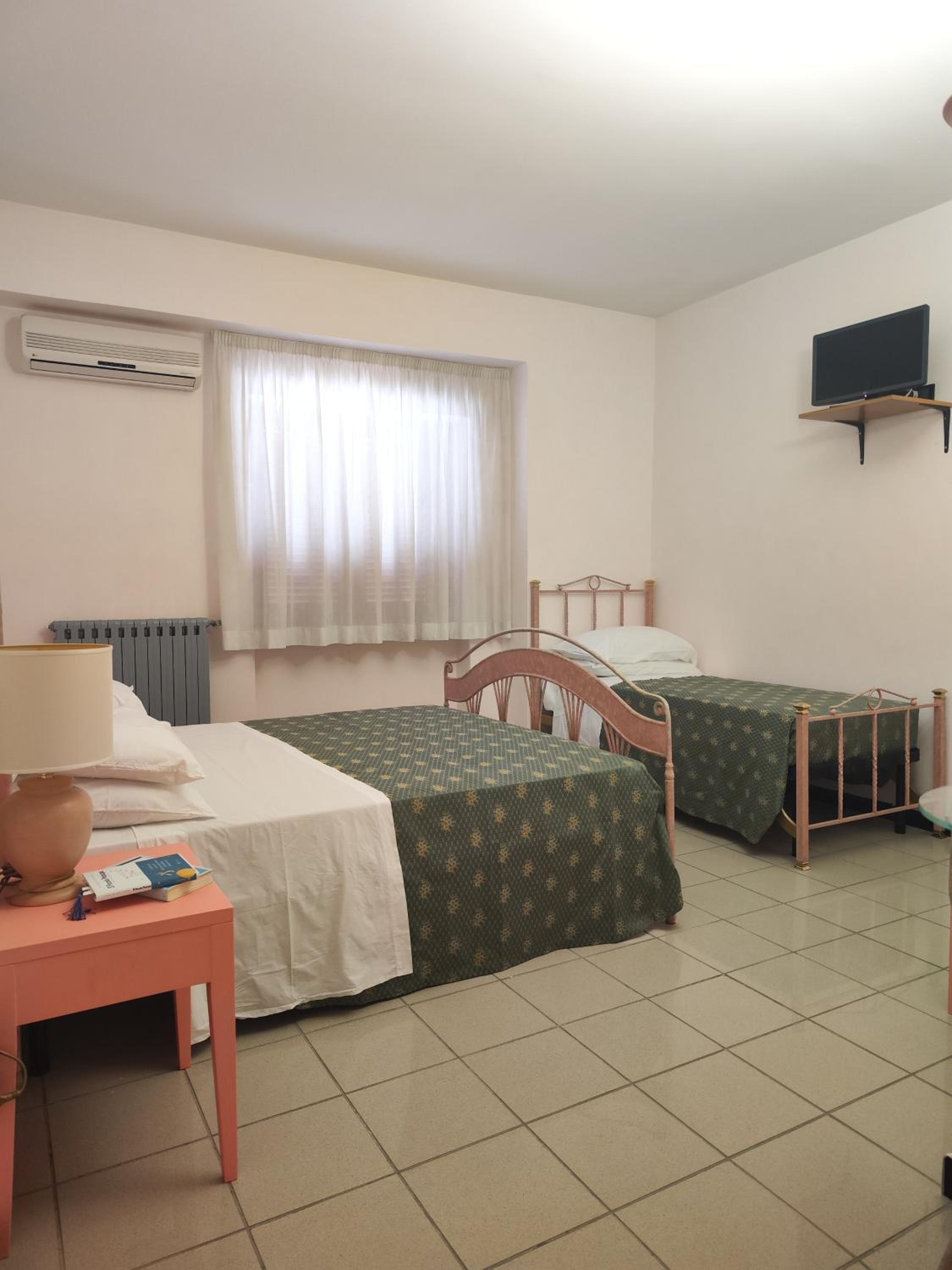 Triple Room With Private Bathroom photo 1