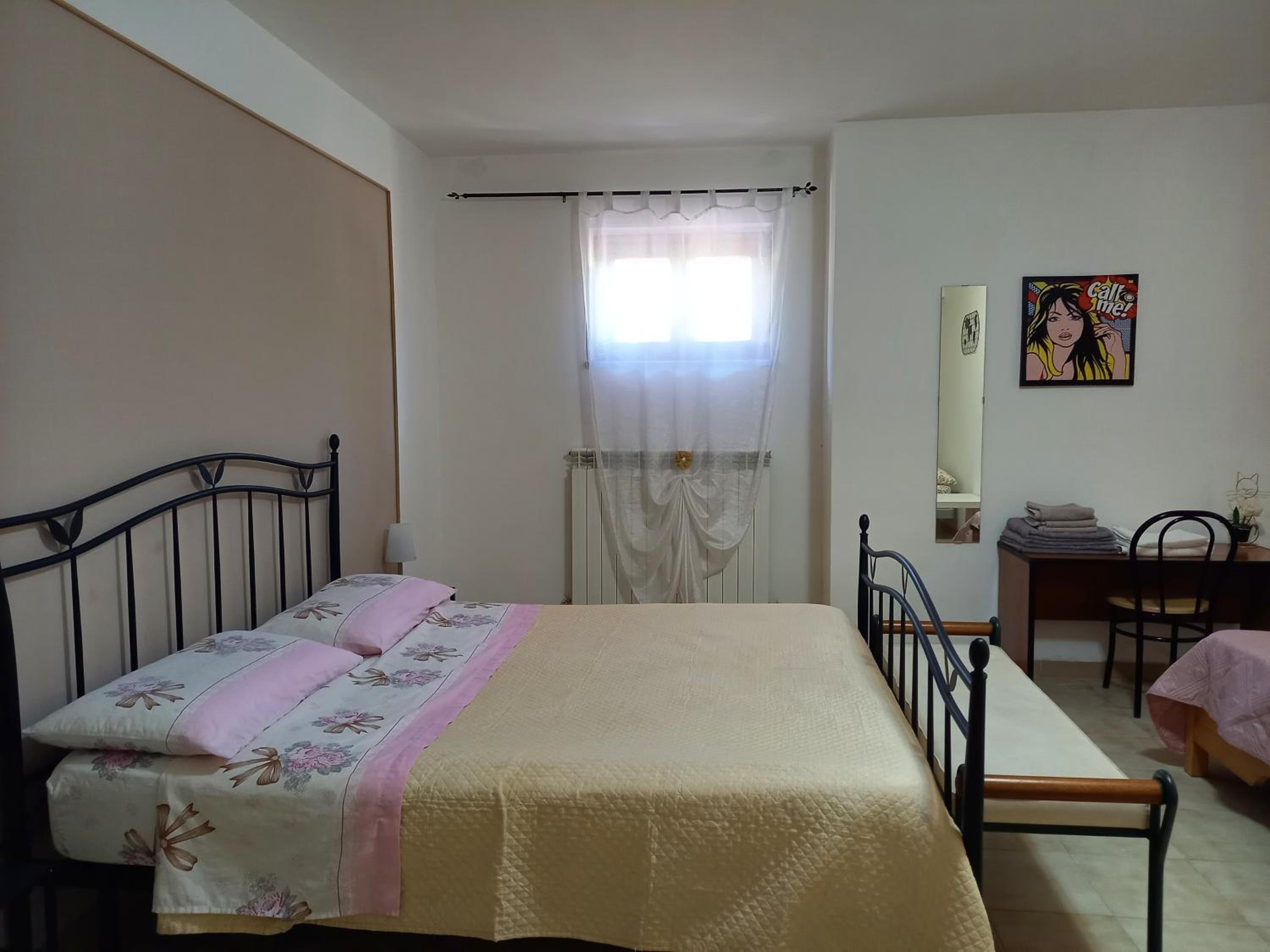 Family Room with Private Bathroom - Photo 7
