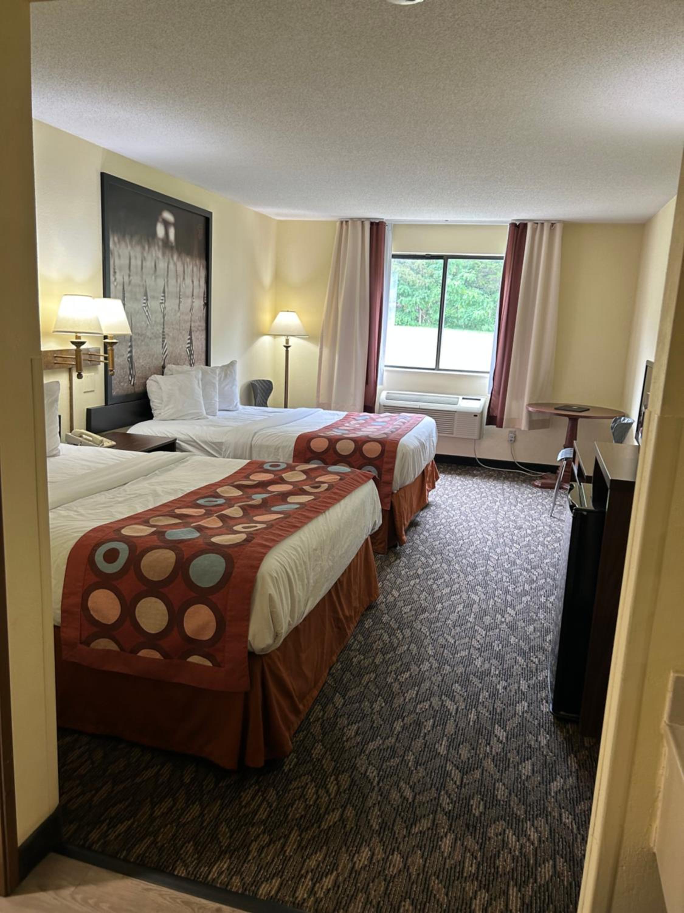 Queen Room with Two Queen Beds - Non-Smoking - Photo 1