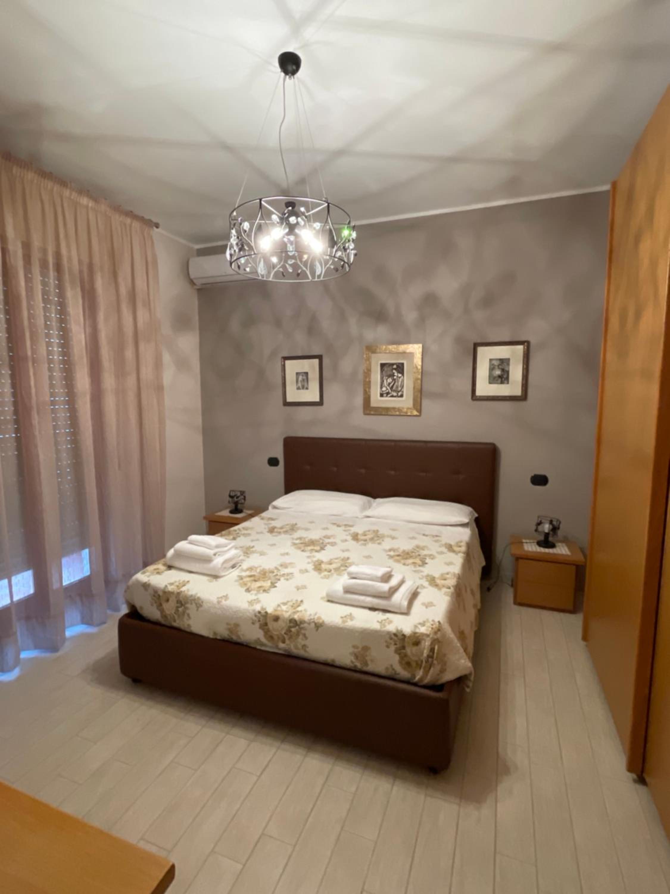 One-Bedroom House photo 1