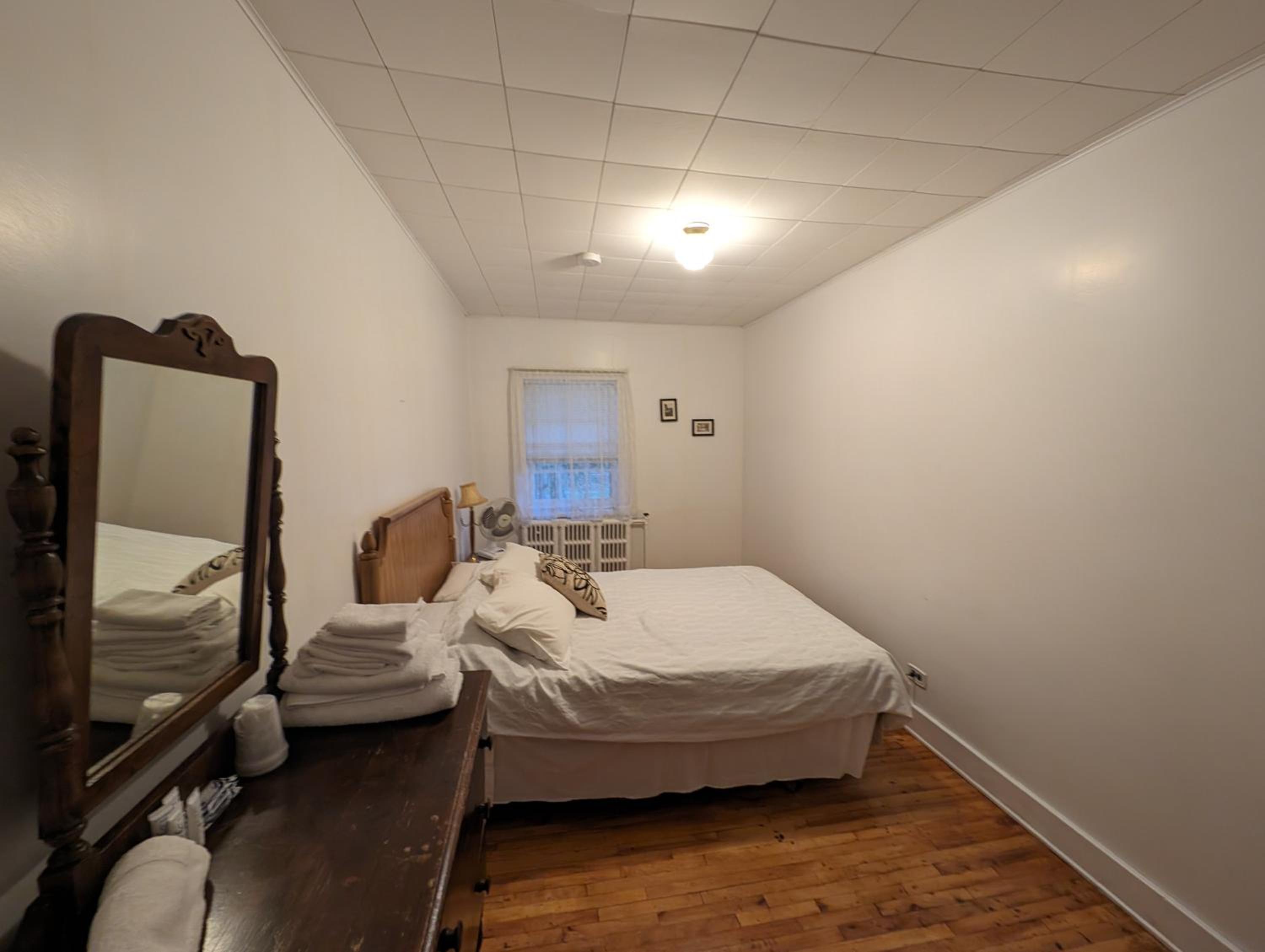 Family Room with Bathroom photo 2