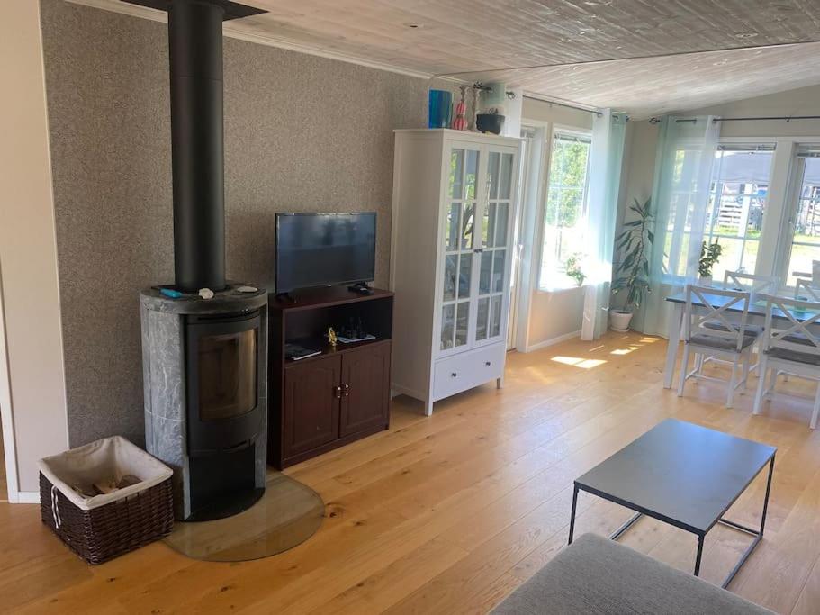 Three-Bedroom House photo 2