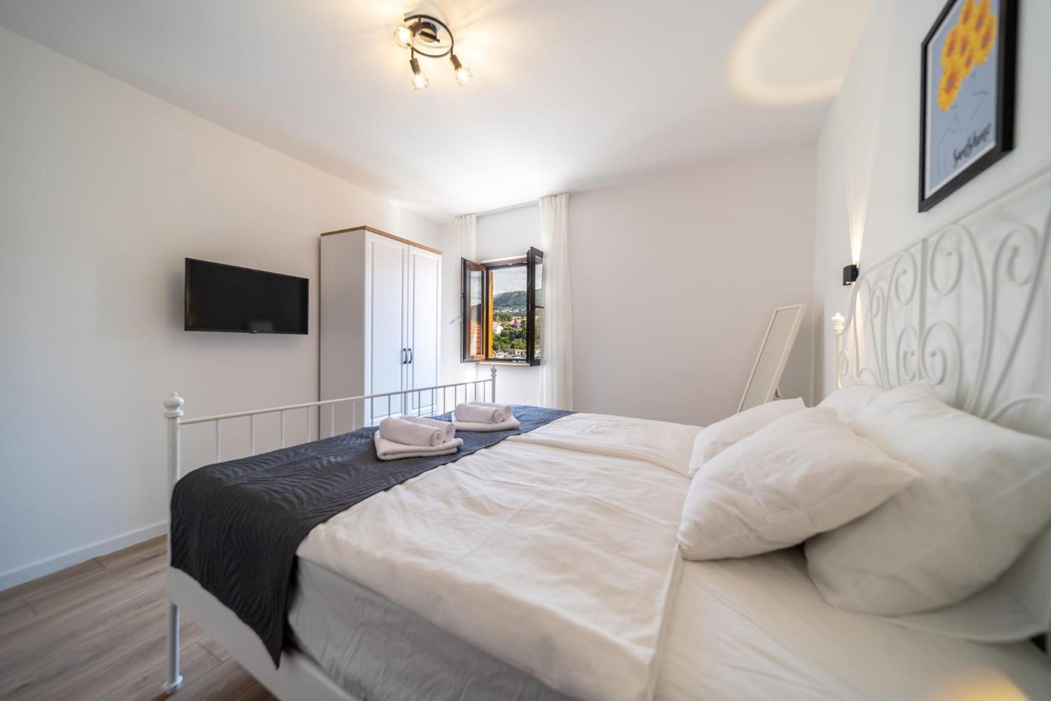One-Bedroom Apartment with Terrace