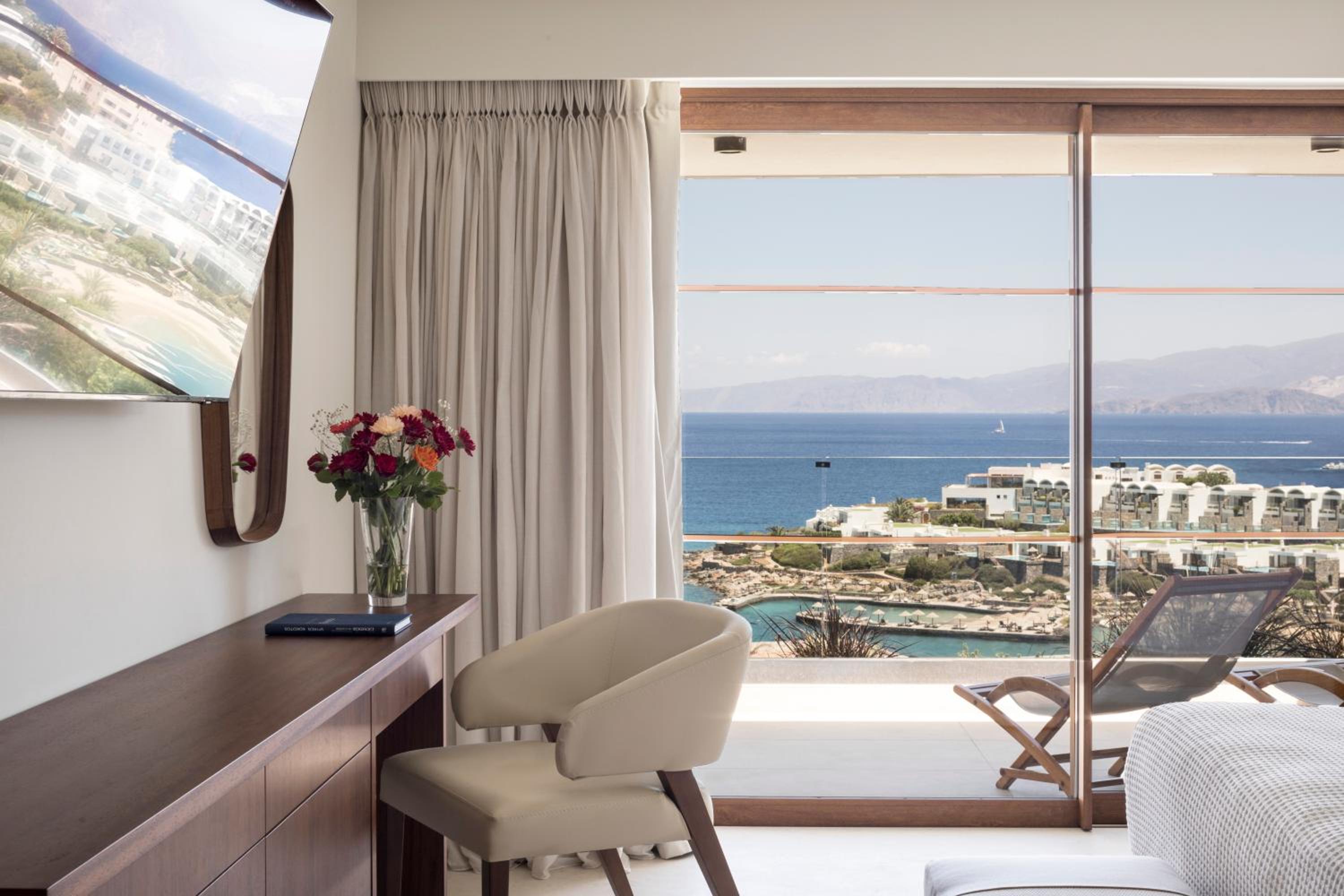 Premium One-Bedroom Suite - Photo 3