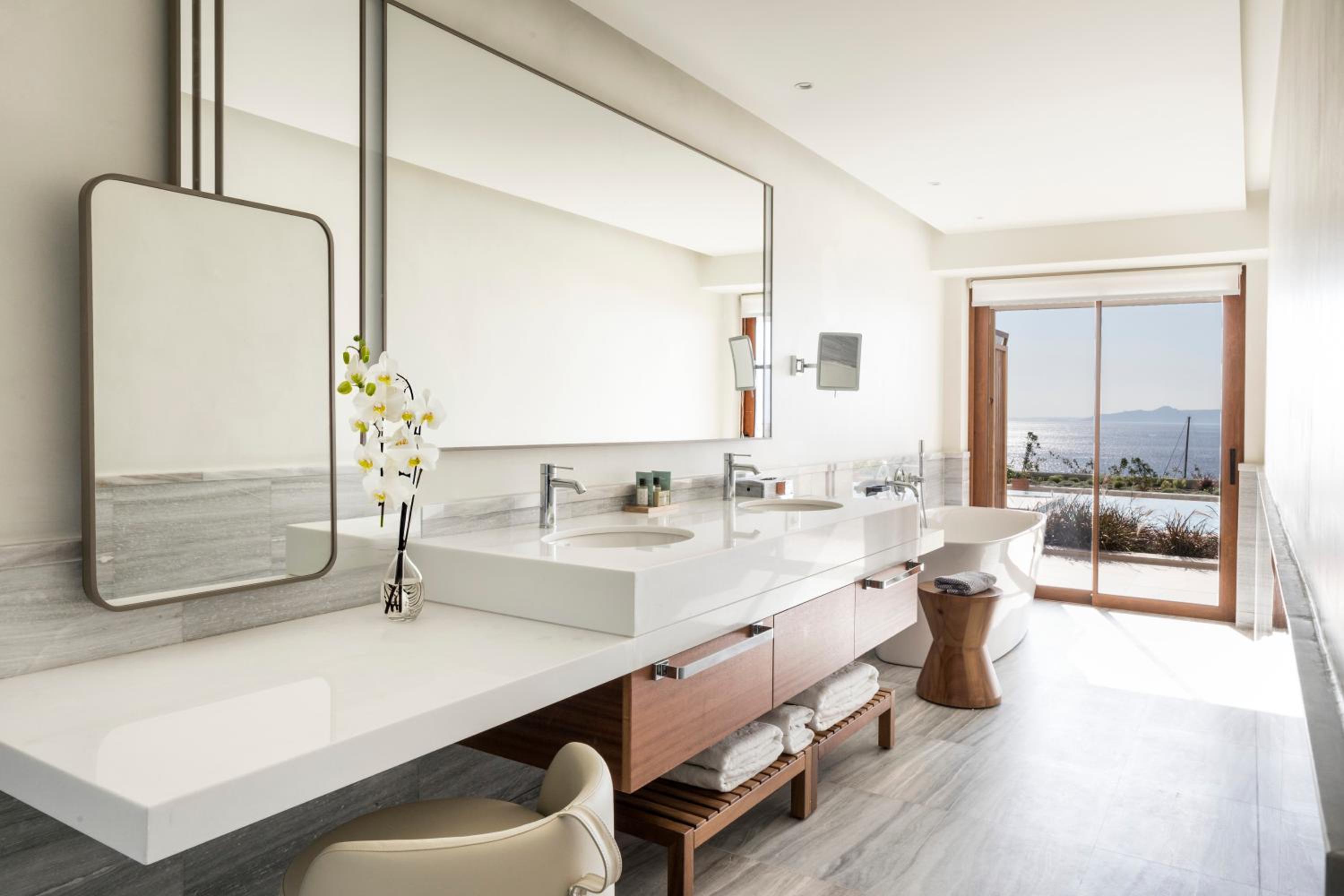 Premium Junior Suite - Photo 2