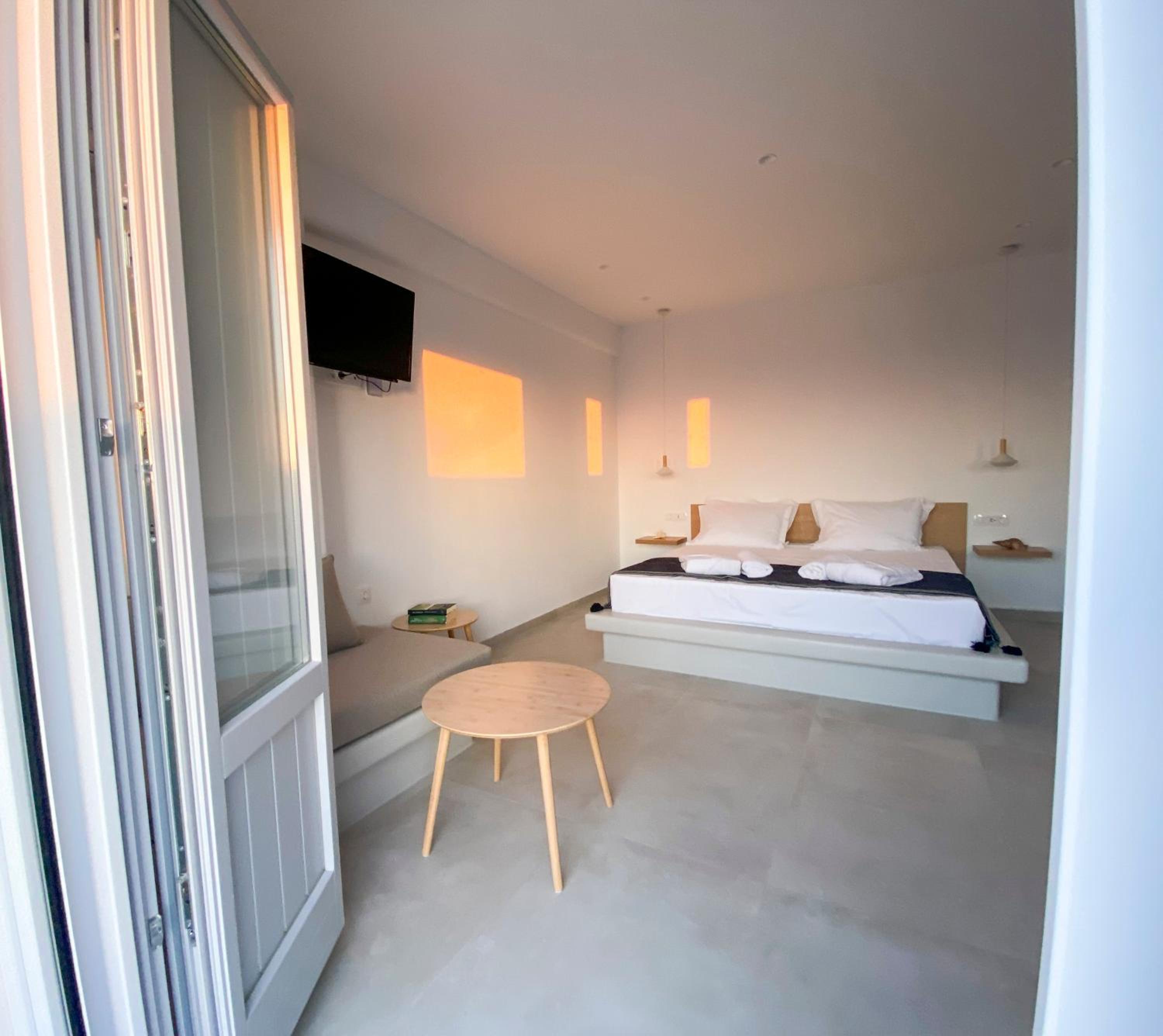 Suite with Hot Tub photo 1