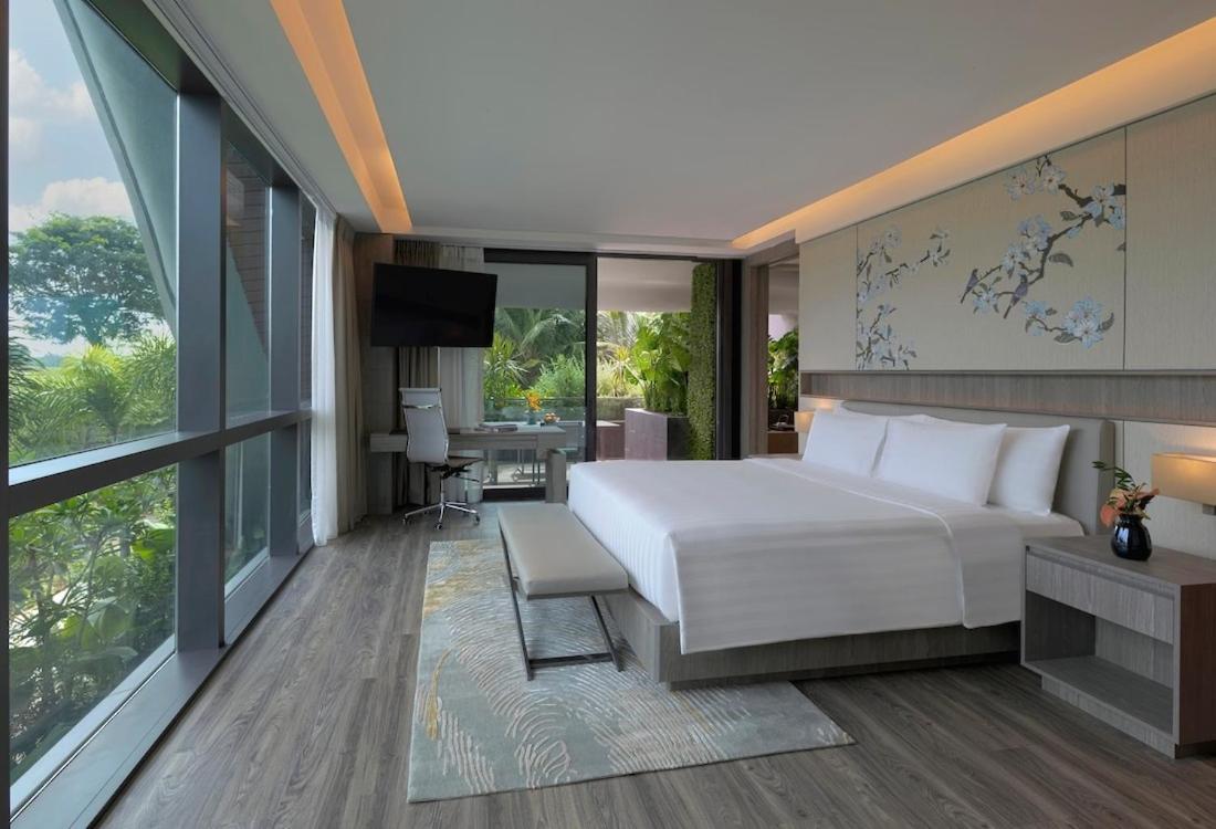 Prestige Suite Pool Terrace
