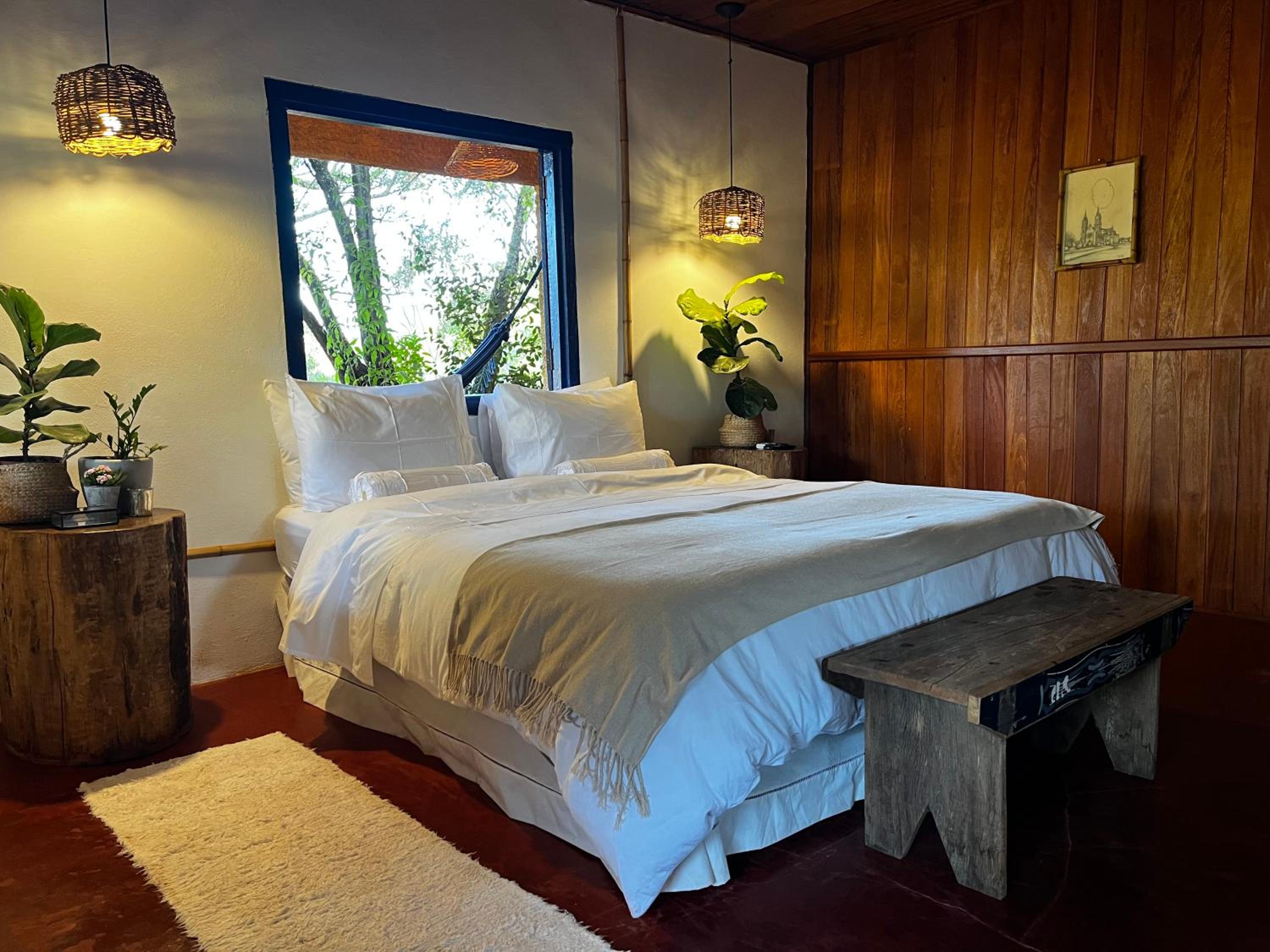 Queen Room with Balcony photo 1