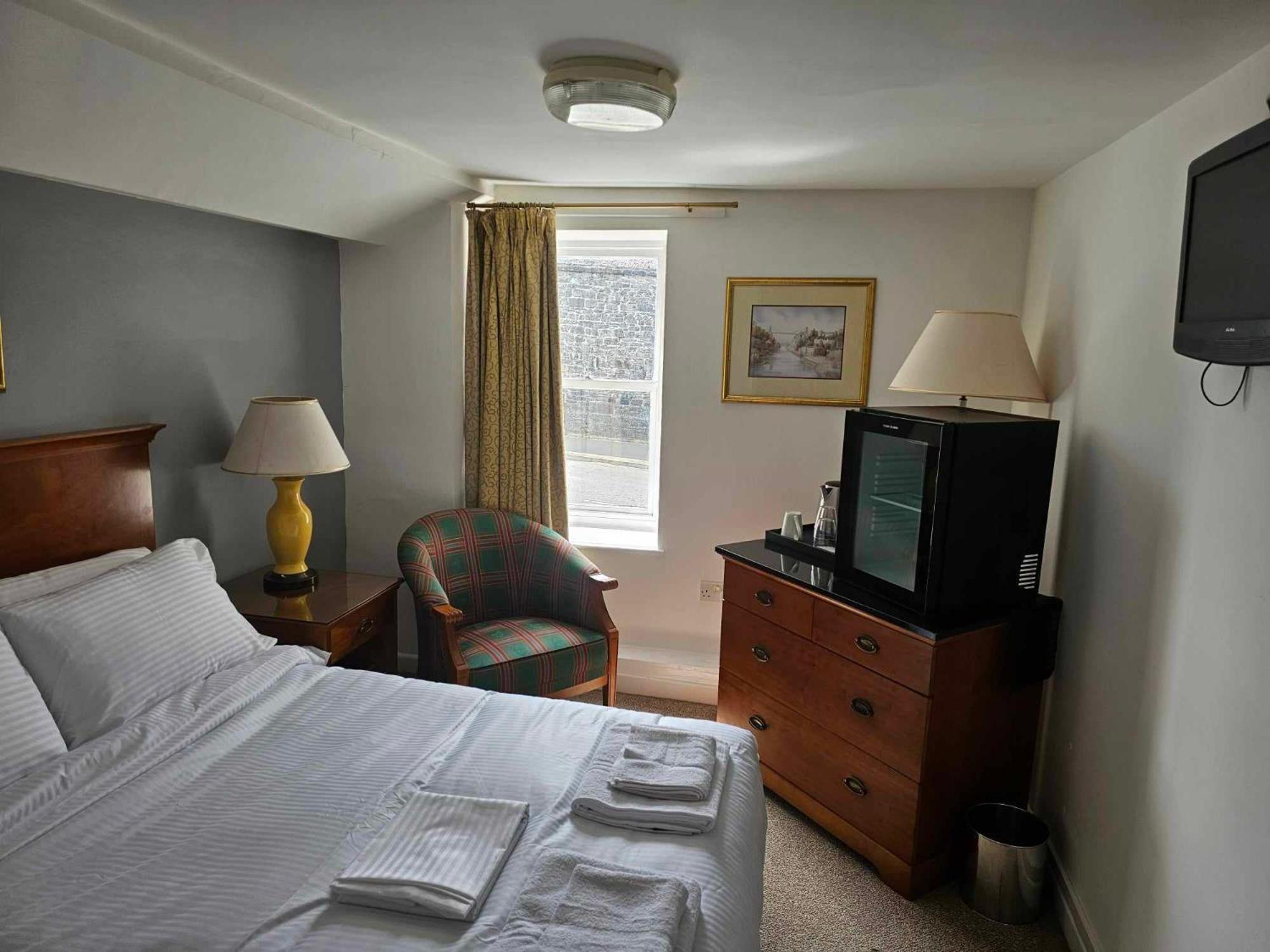 Double Room With Private Bathroom photo 3