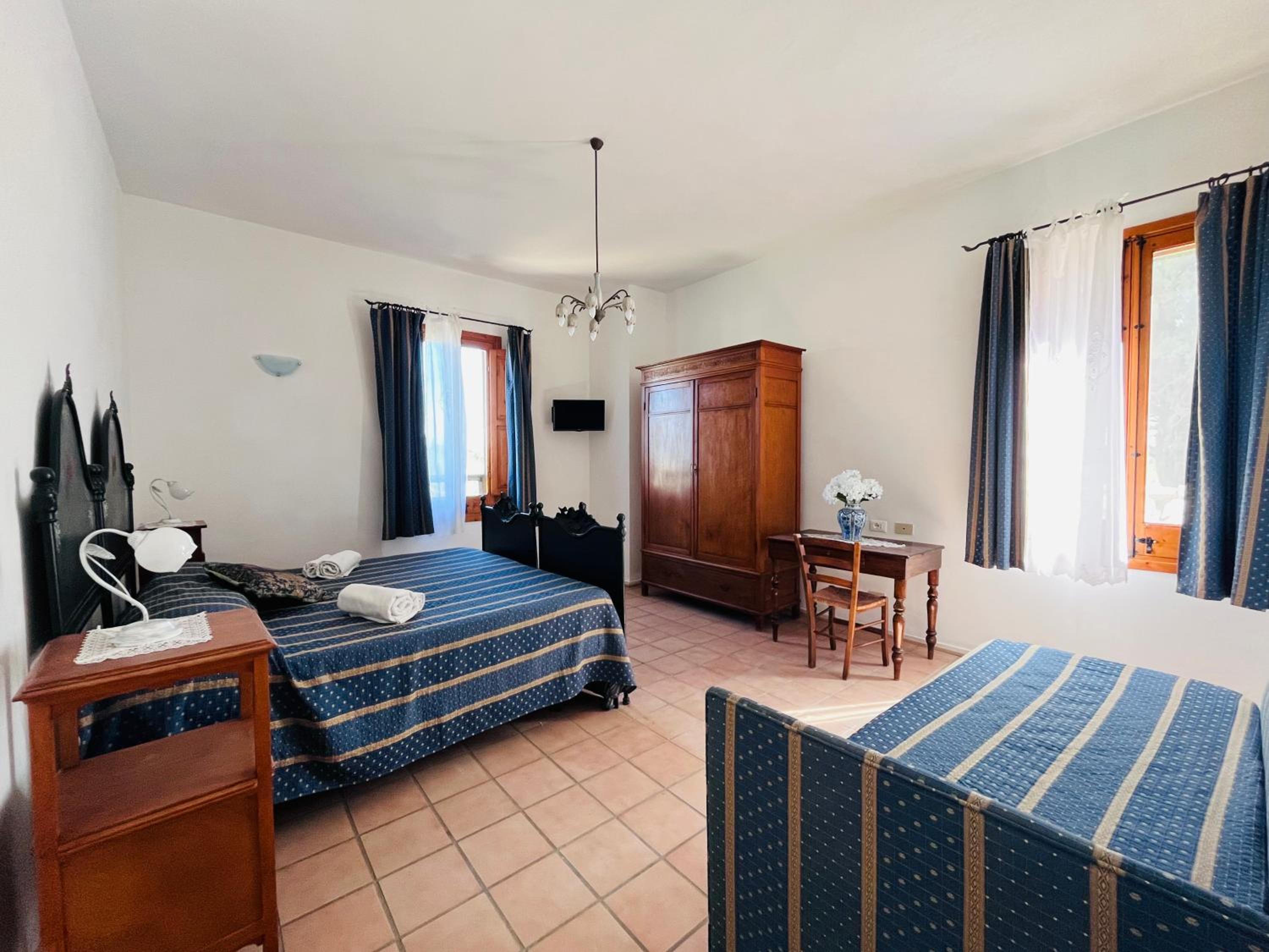 Deluxe Double or Twin Room photo 3