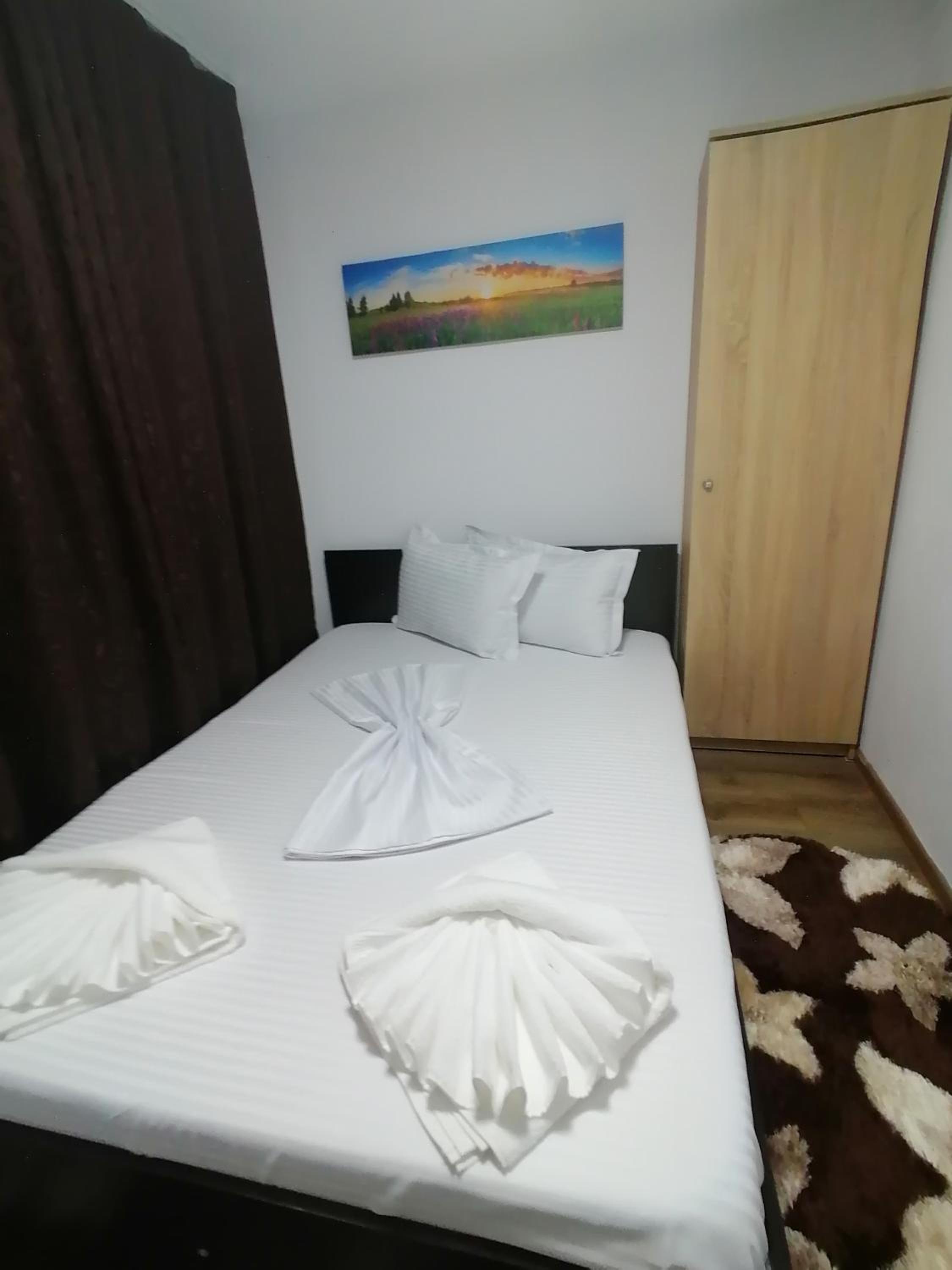 Double Room - Photo 3