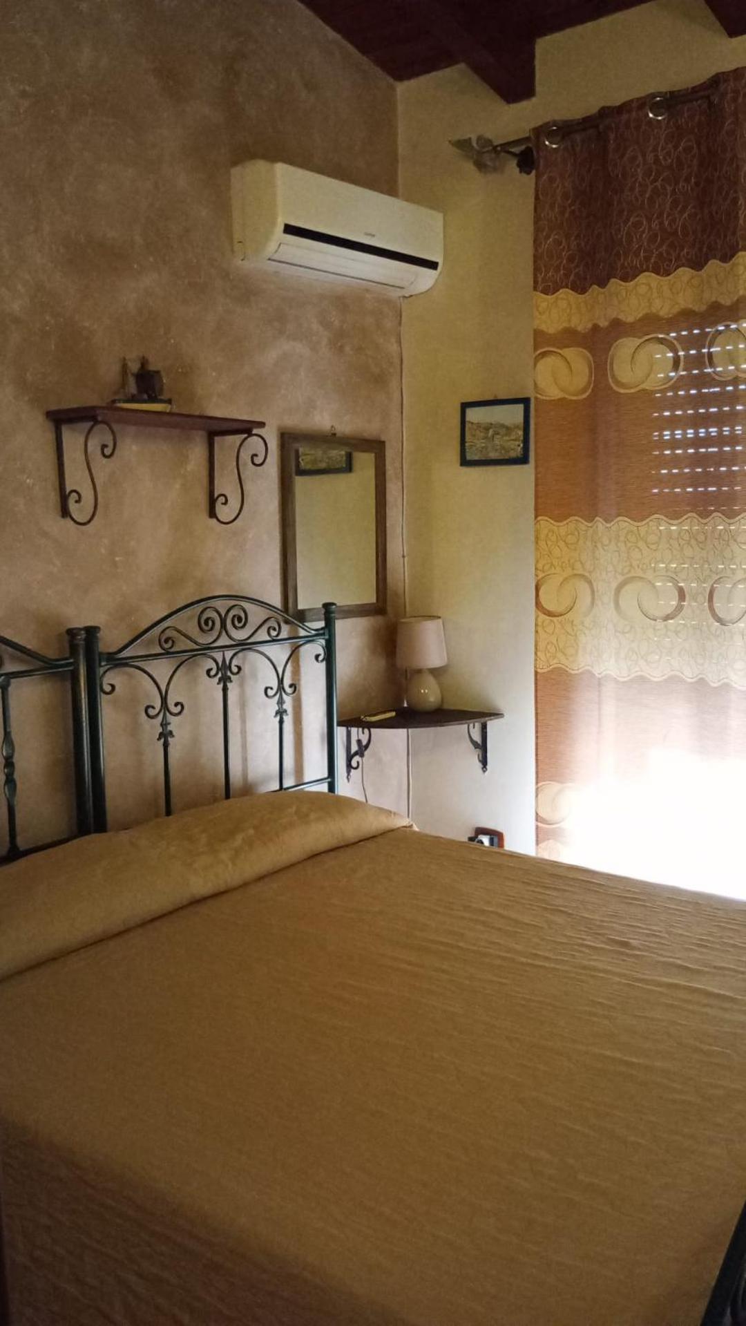 Double Room with Private External Bathroom photo 2