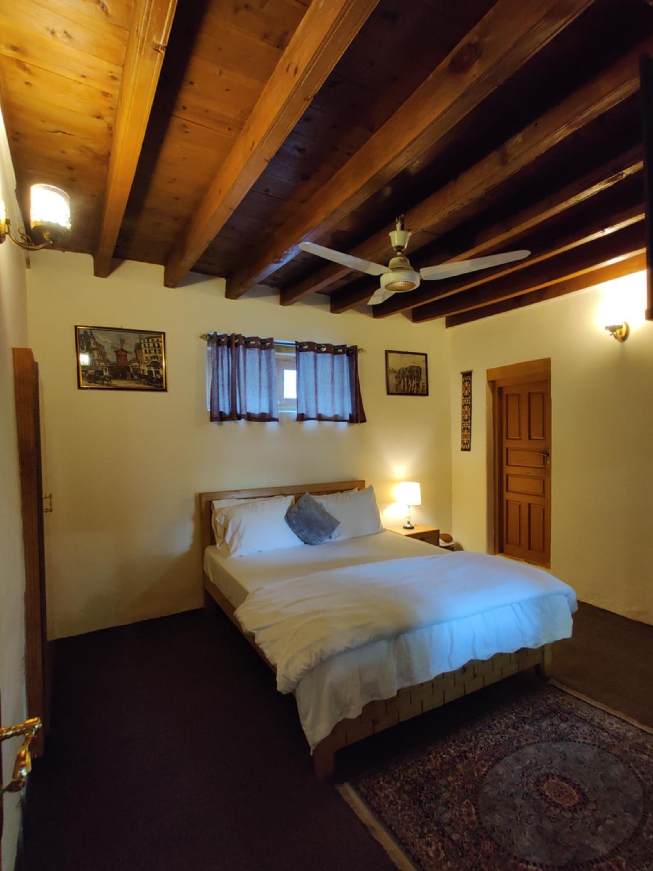 Deluxe Double Room (2 Adults + 1 Child) photo 1