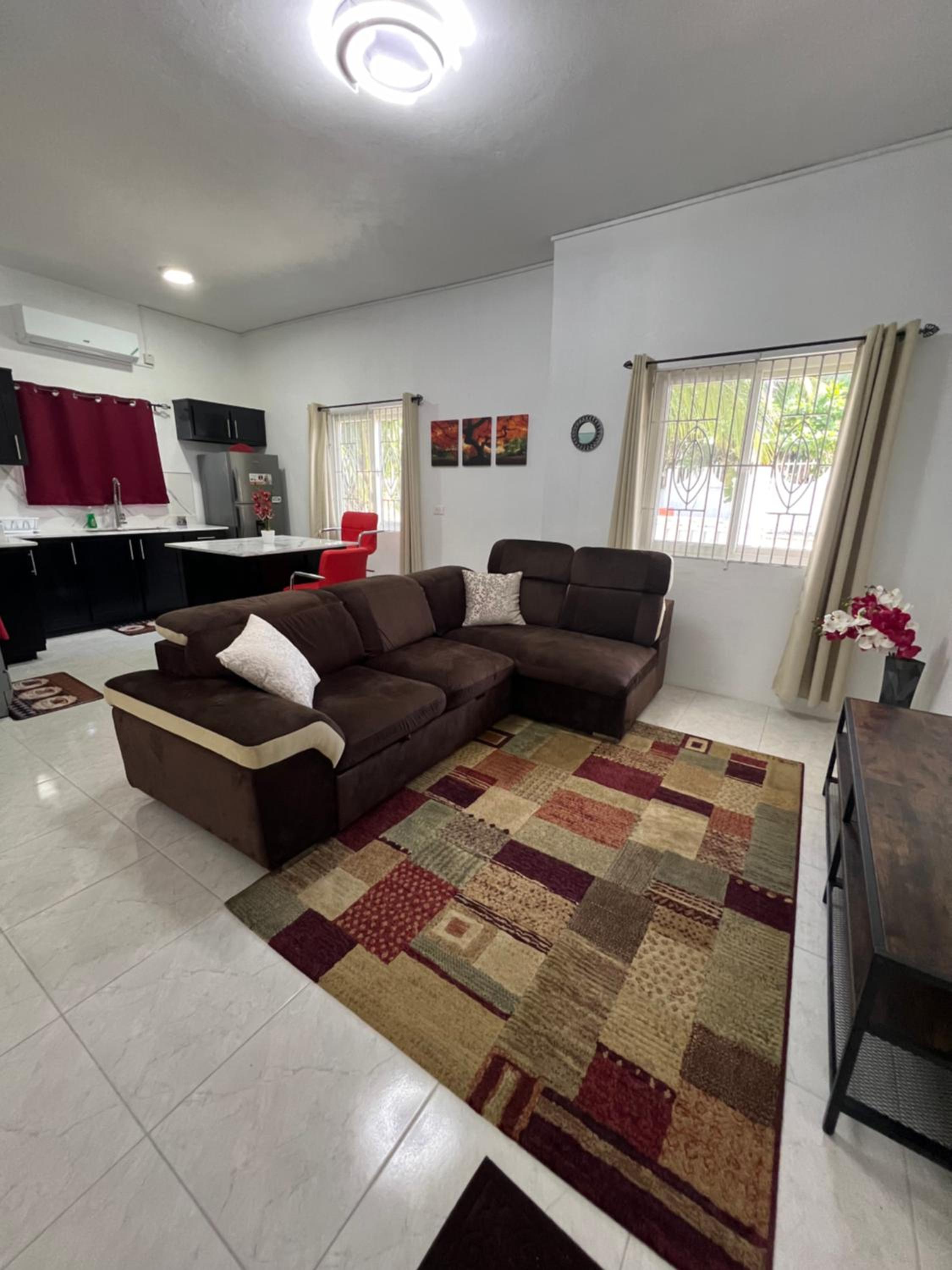 One-Bedroom Apartment photo 1