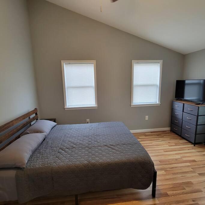Three-Bedroom Apartment photo 1