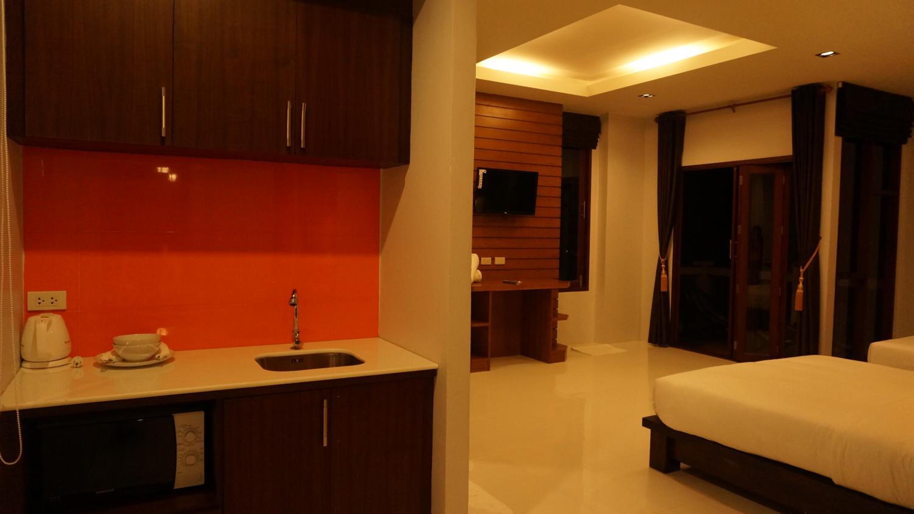 Deluxe Family Room - Photo 7