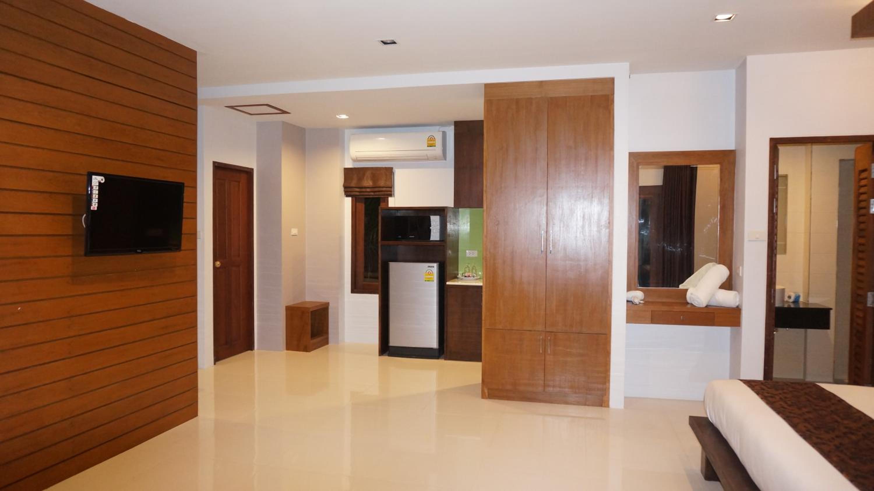 Deluxe Family Room - Photo 8