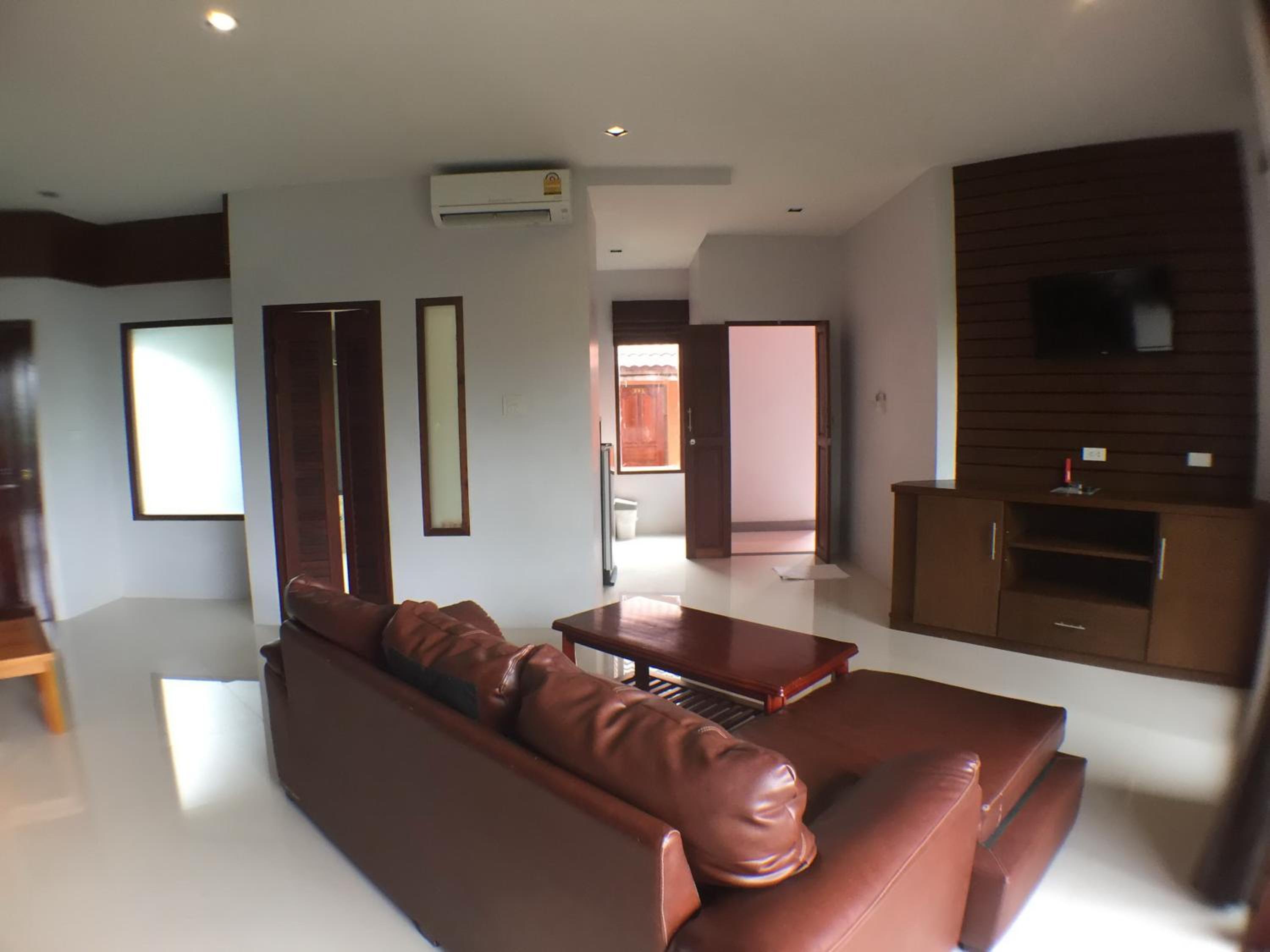 Deluxe Family Suite - Photo 1