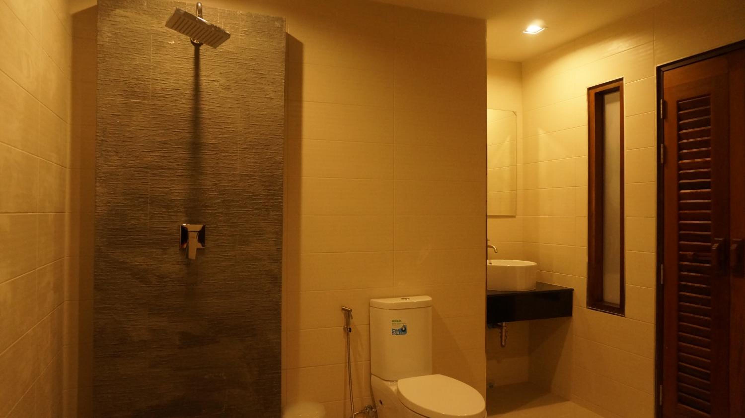 Deluxe Family Suite - Photo 3