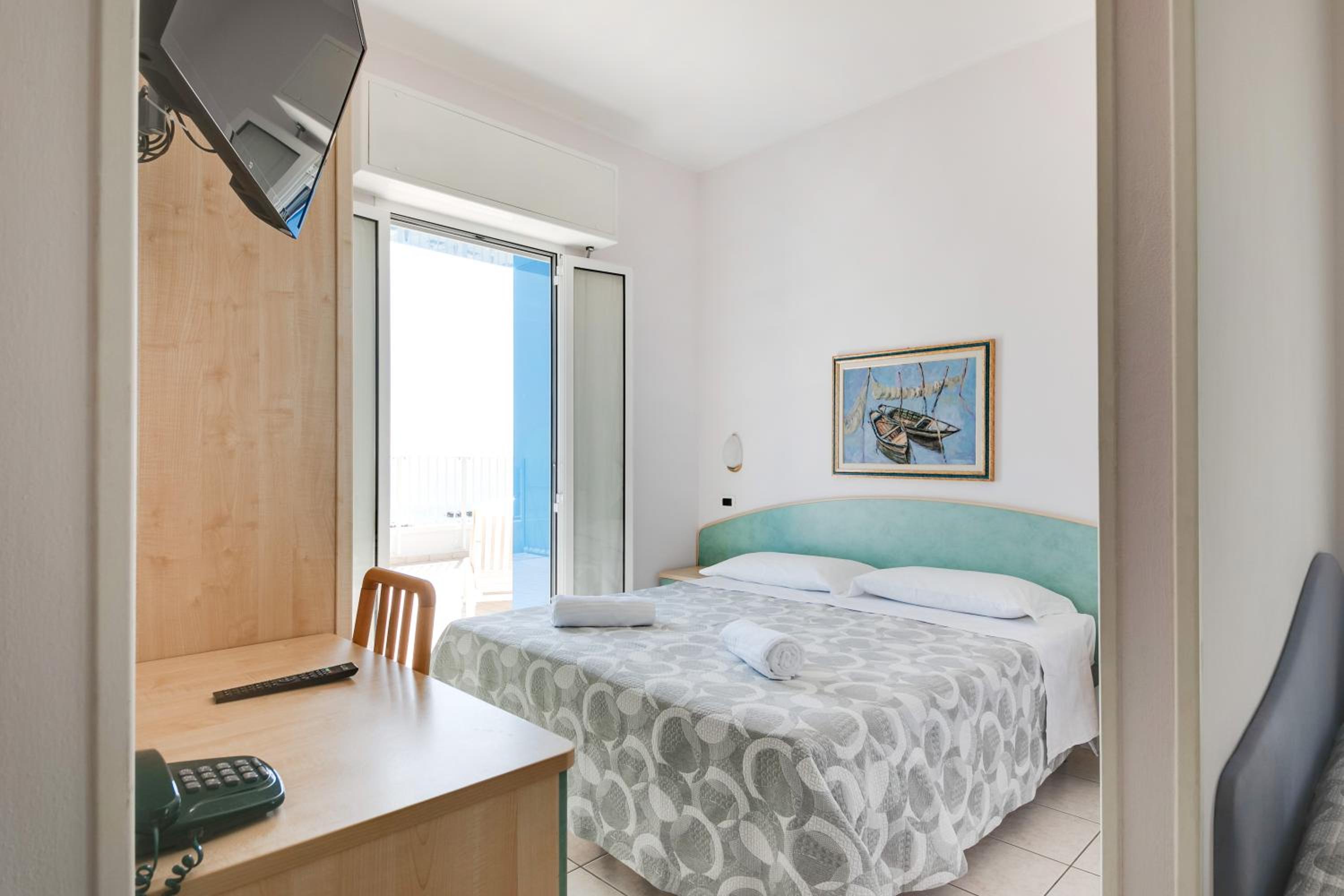 Deluxe One-Bedroom Apartment