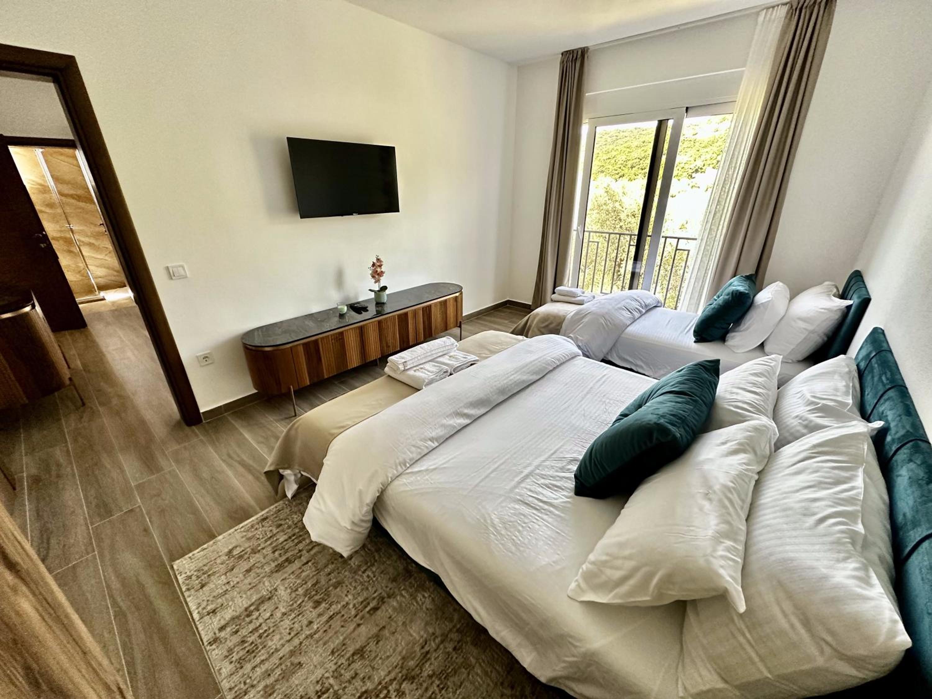 Deluxe Apartment