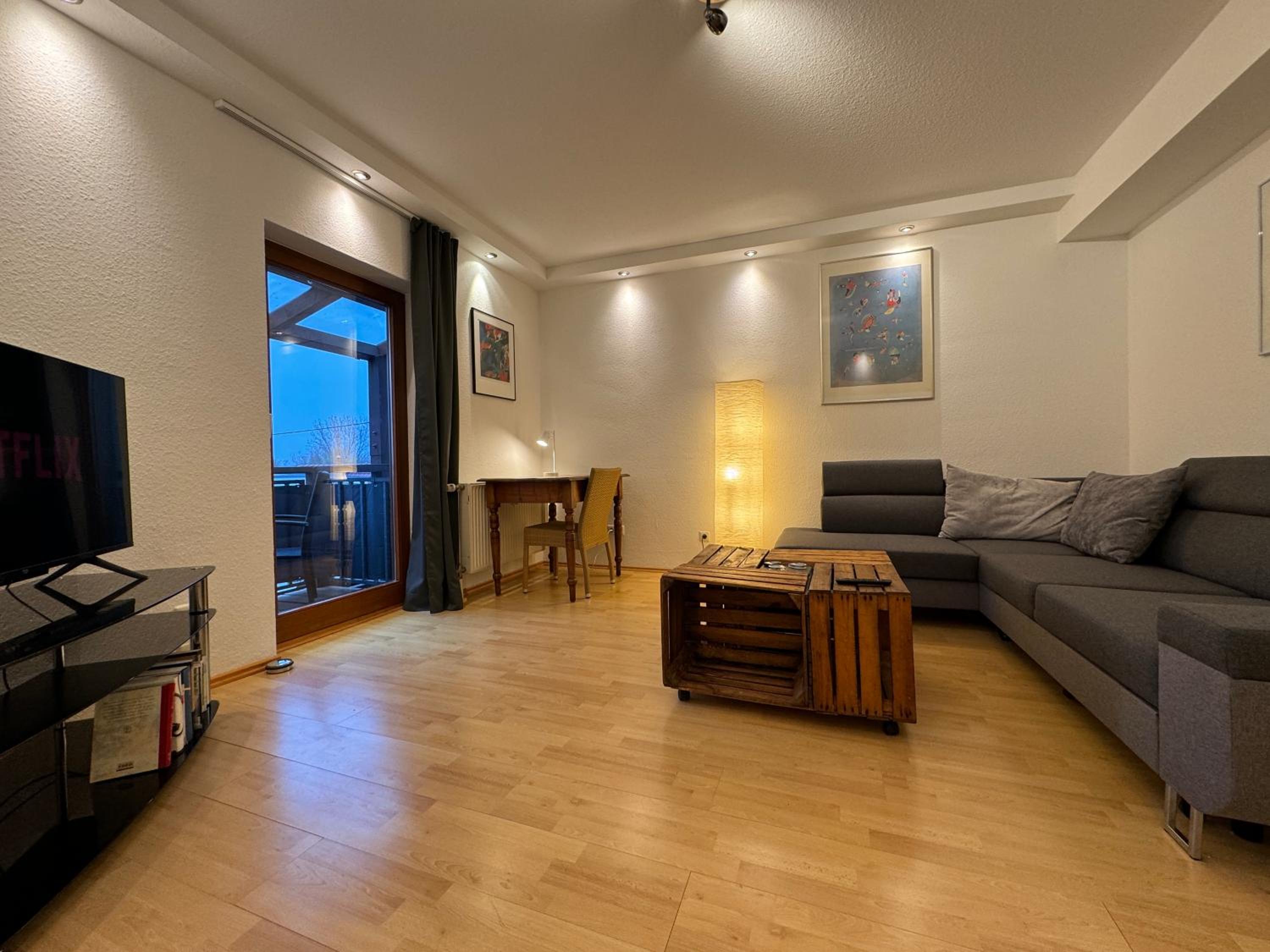 Apartment with Balcony photo 3