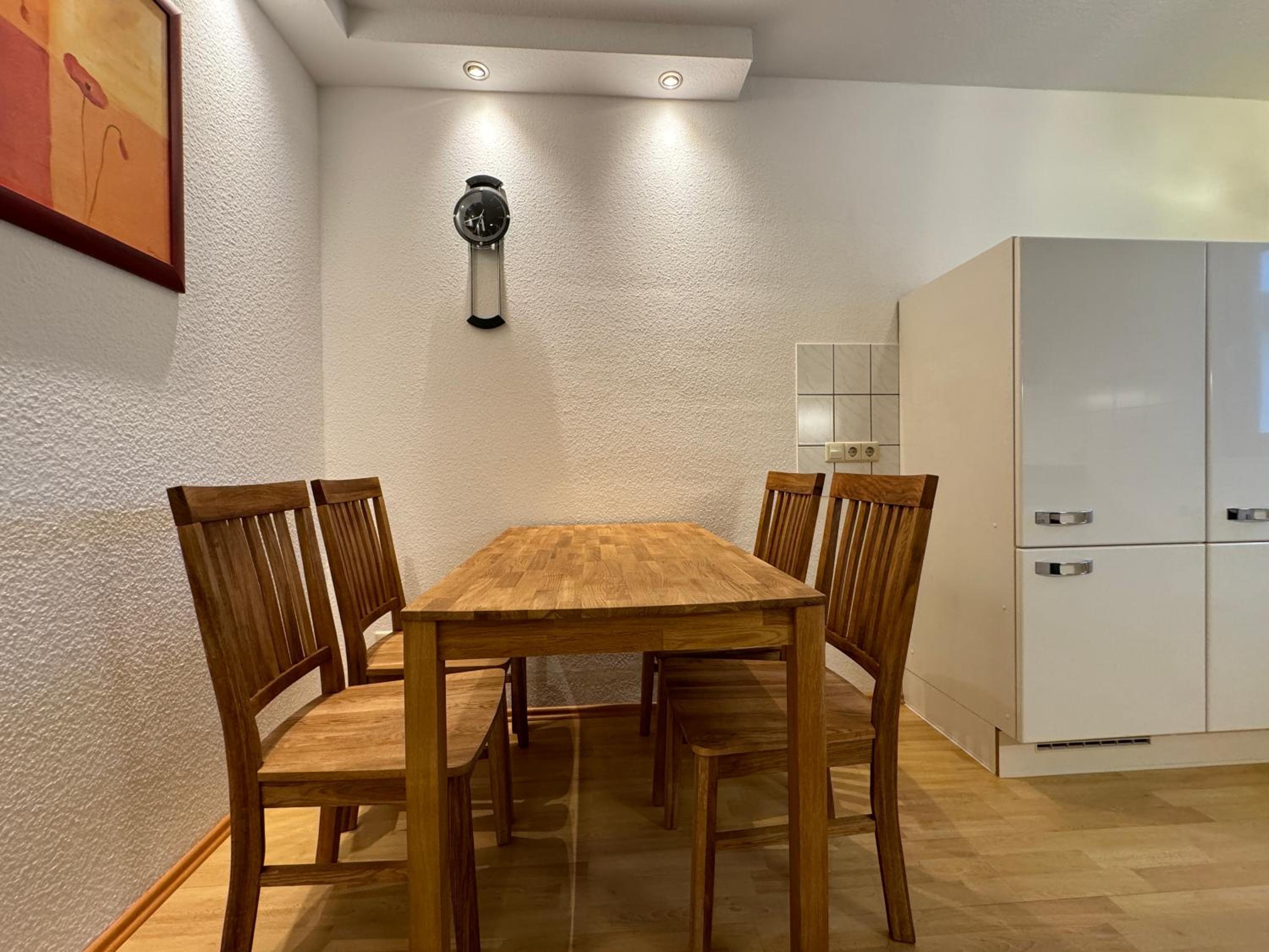 Apartment with Balcony photo 2