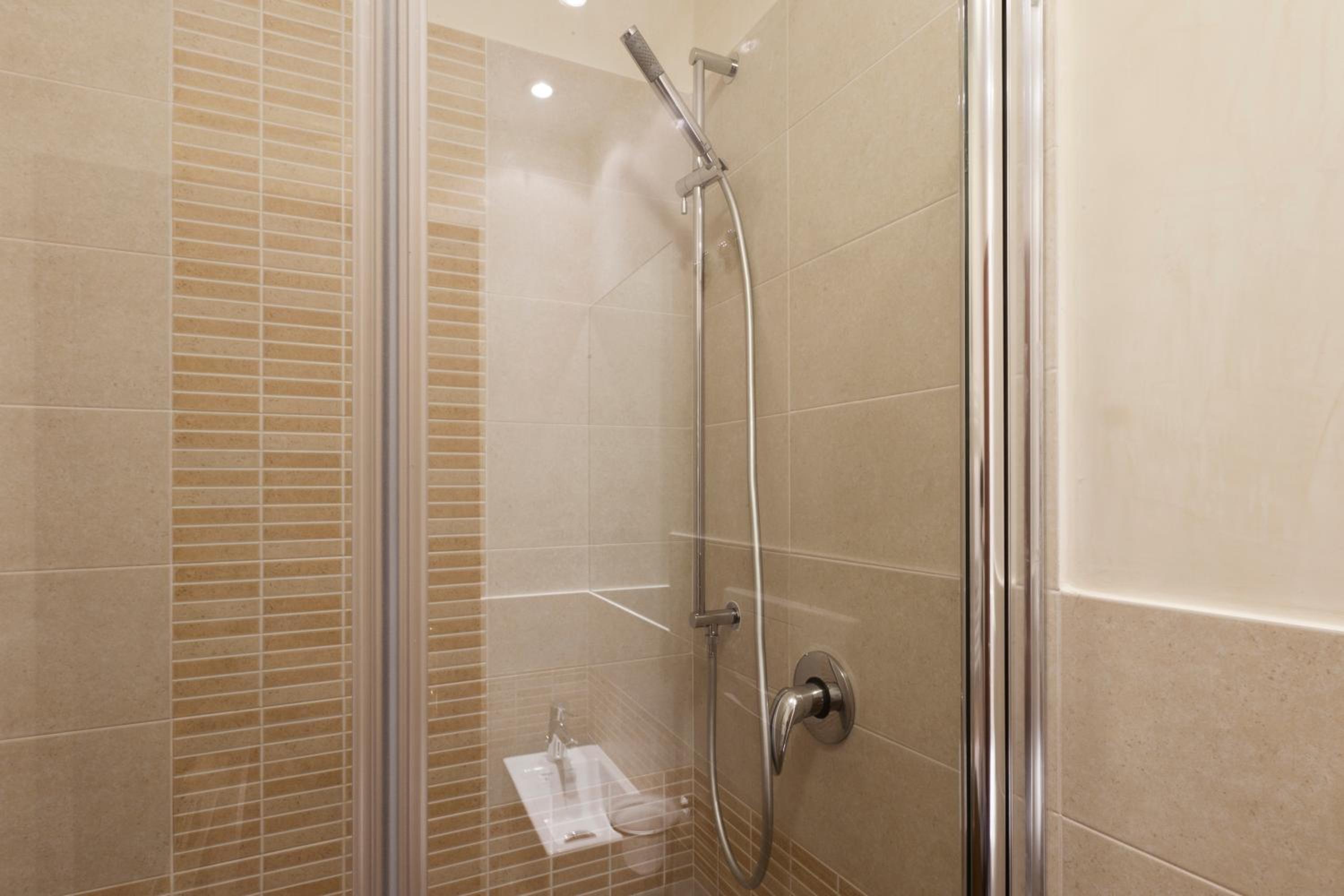 Standard Double Room — the supplier's photographs — photo 3
